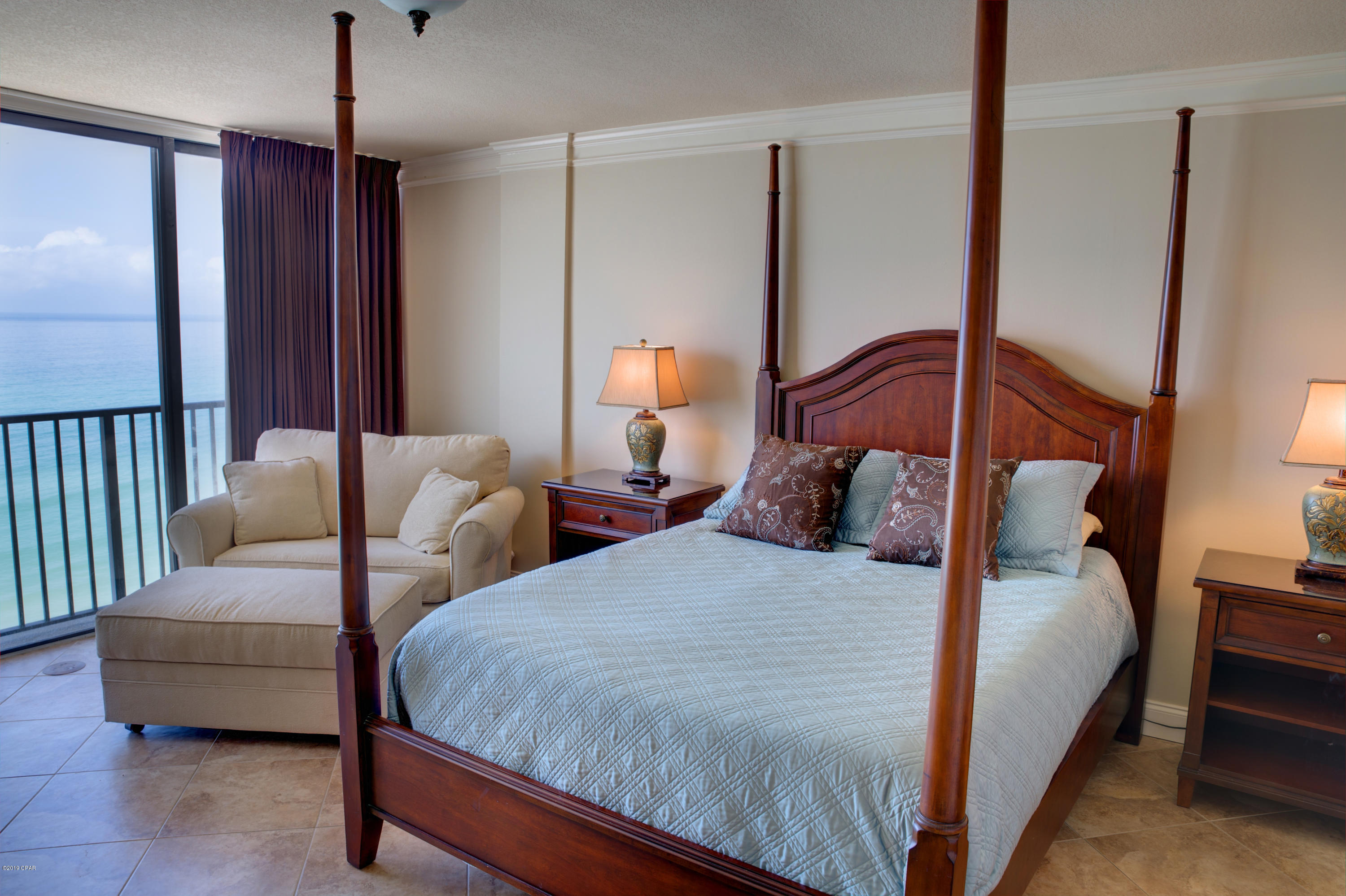 Seachase Condo - Residential