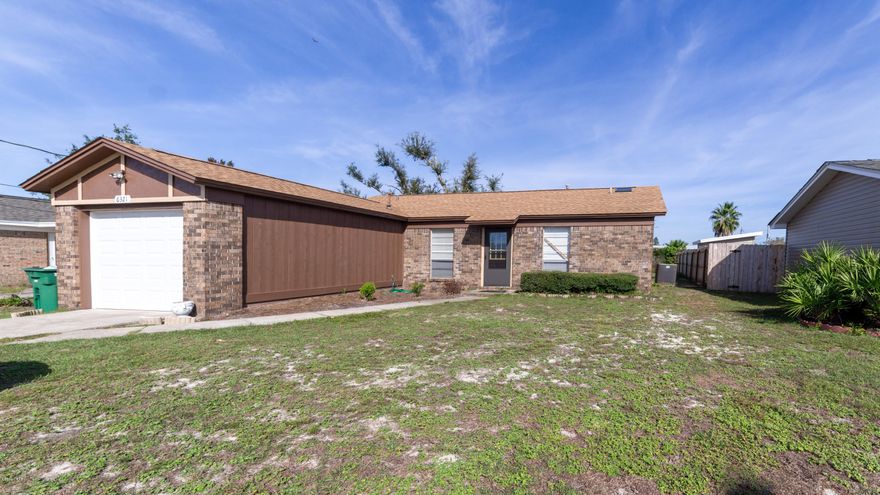 CURRENTLY UNDER CONTRACT, SELLER ACCEPTING BACKUP OFFERS. Three bedroom, 2 bathroom home in Callaway. Convenient to Tyndall AFB.  All property measurements are approximate, please measure and/or verify if important.