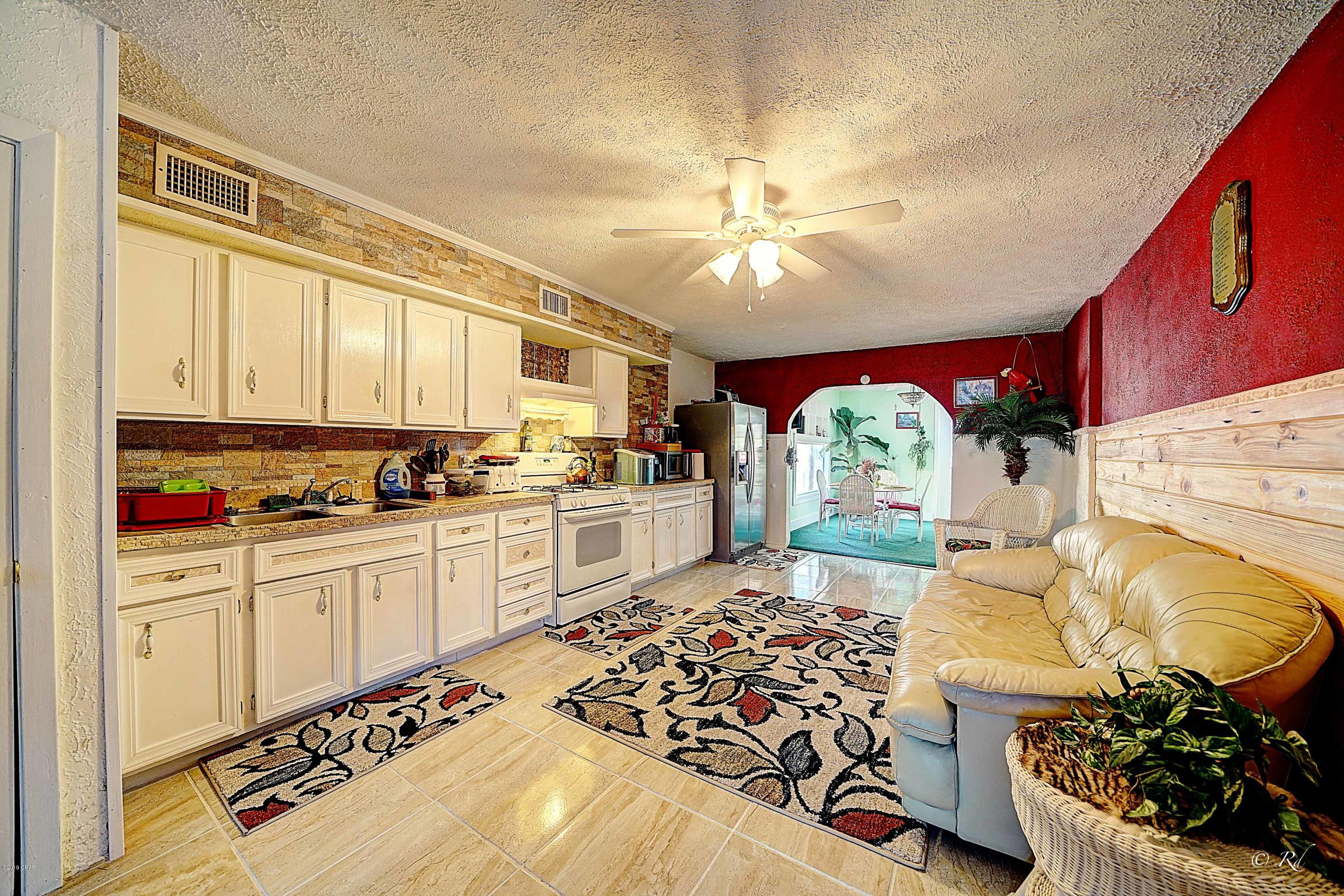 Hutchison's 1st To Bahama Bch - Residential