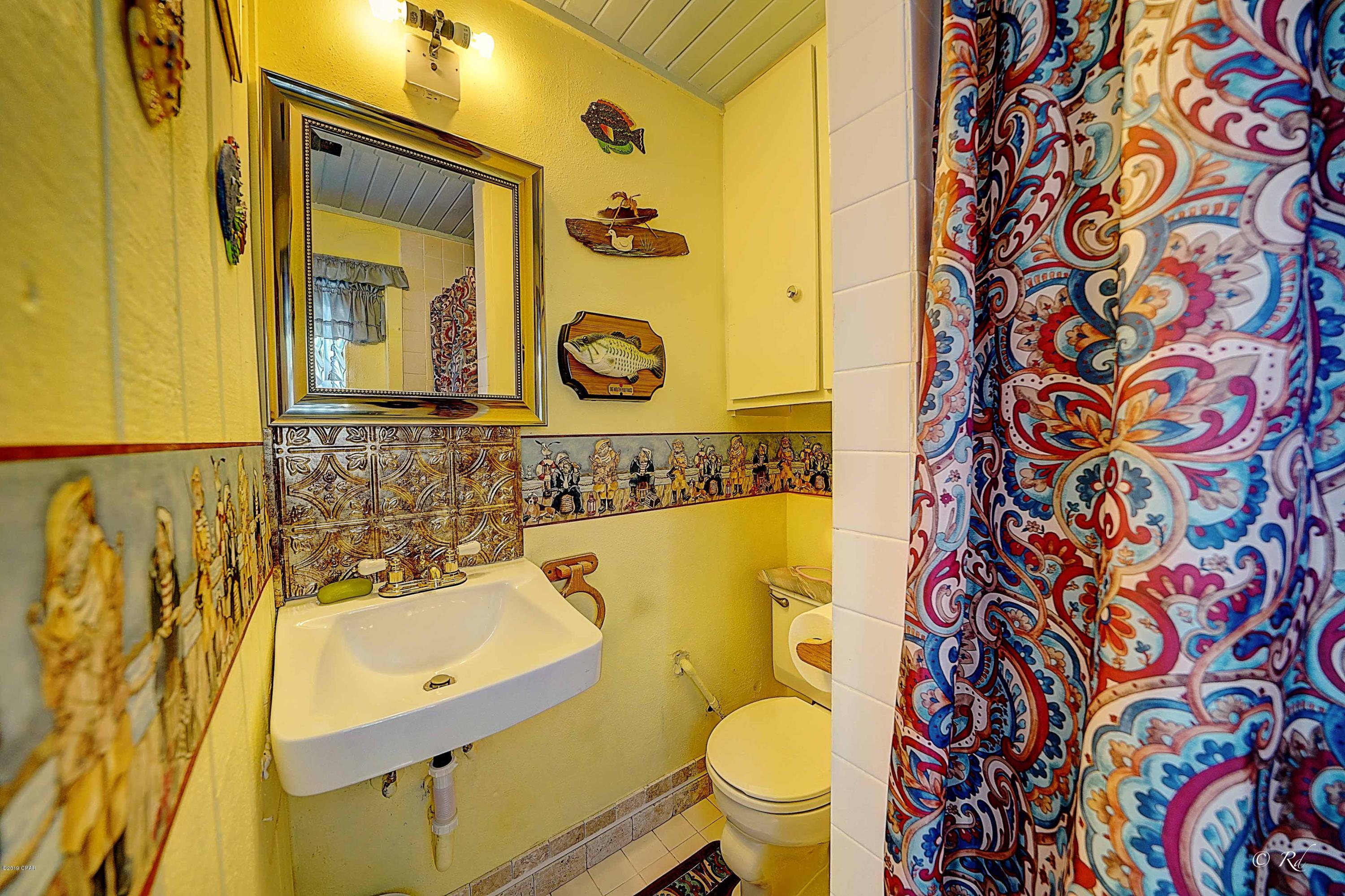 Hutchison's 1st To Bahama Bch - Residential