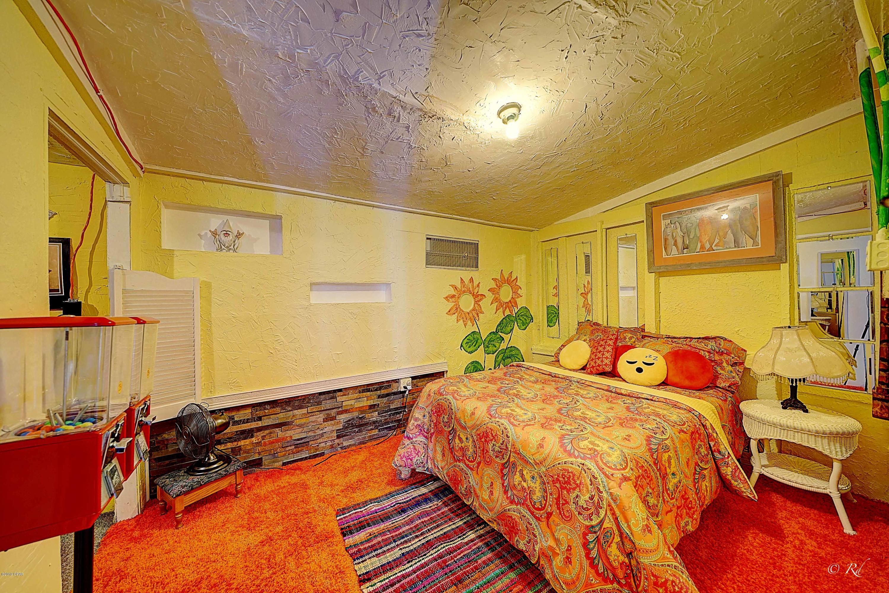 Hutchison's 1st To Bahama Bch - Residential