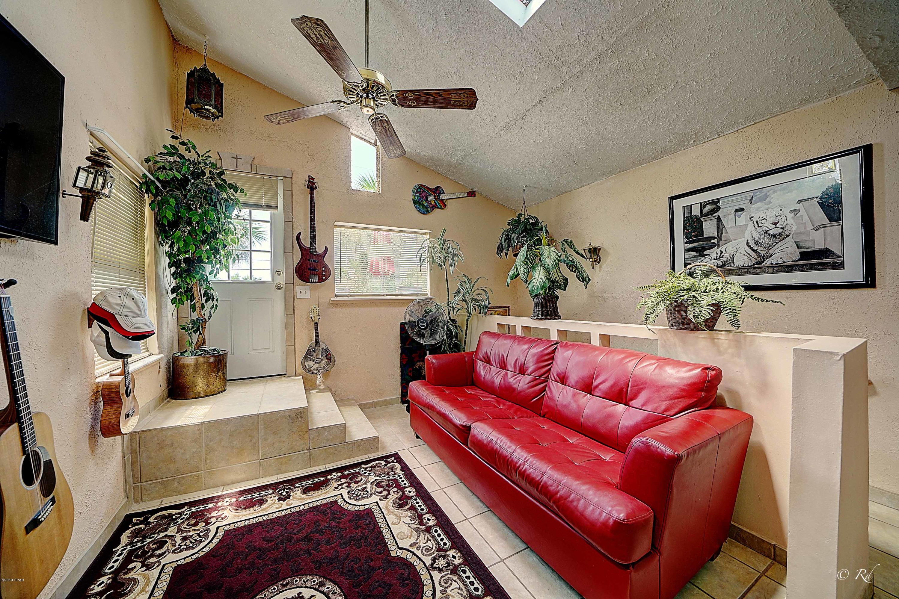 Hutchison's 1st To Bahama Bch - Residential