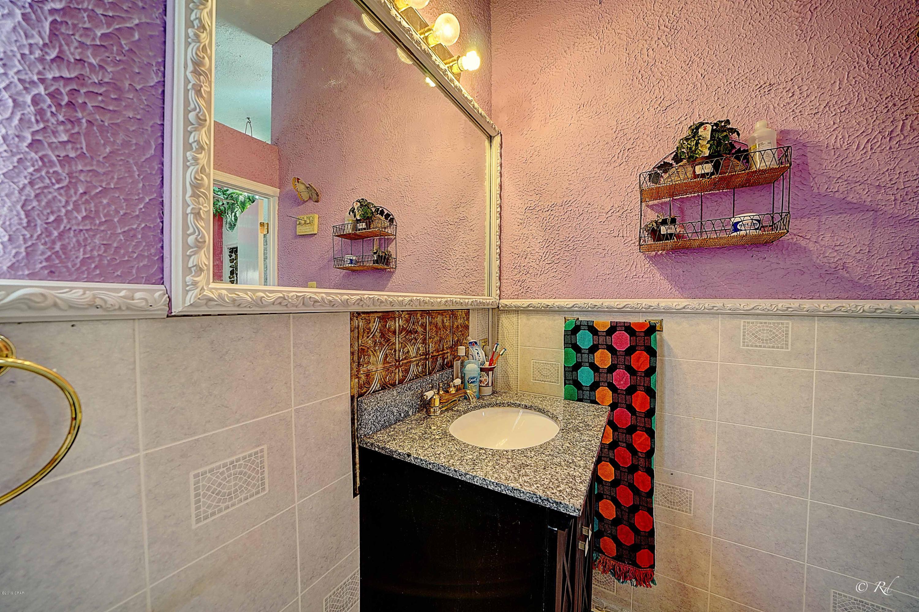 Hutchison's 1st To Bahama Bch - Residential