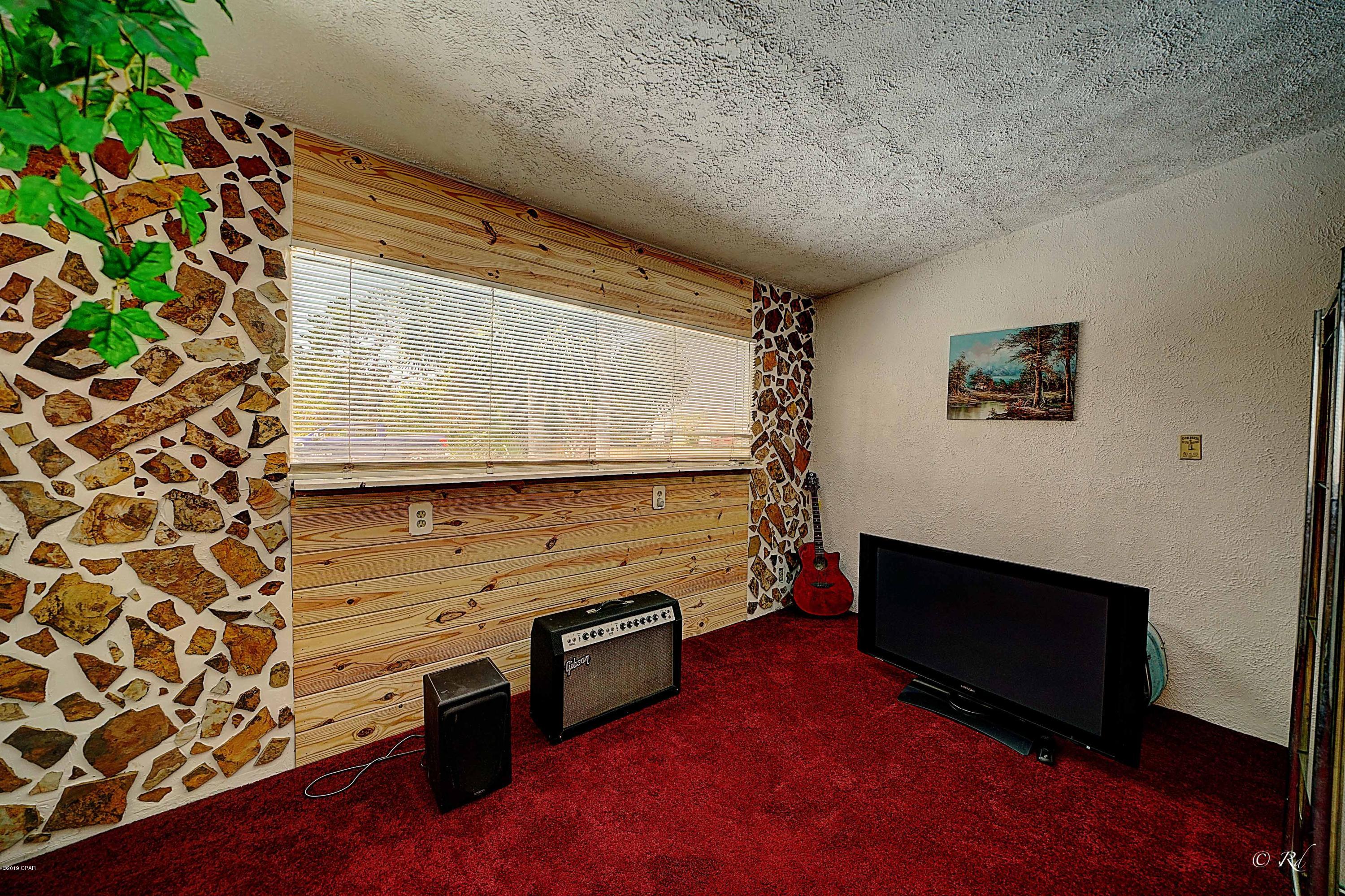 Hutchison's 1st To Bahama Bch - Residential