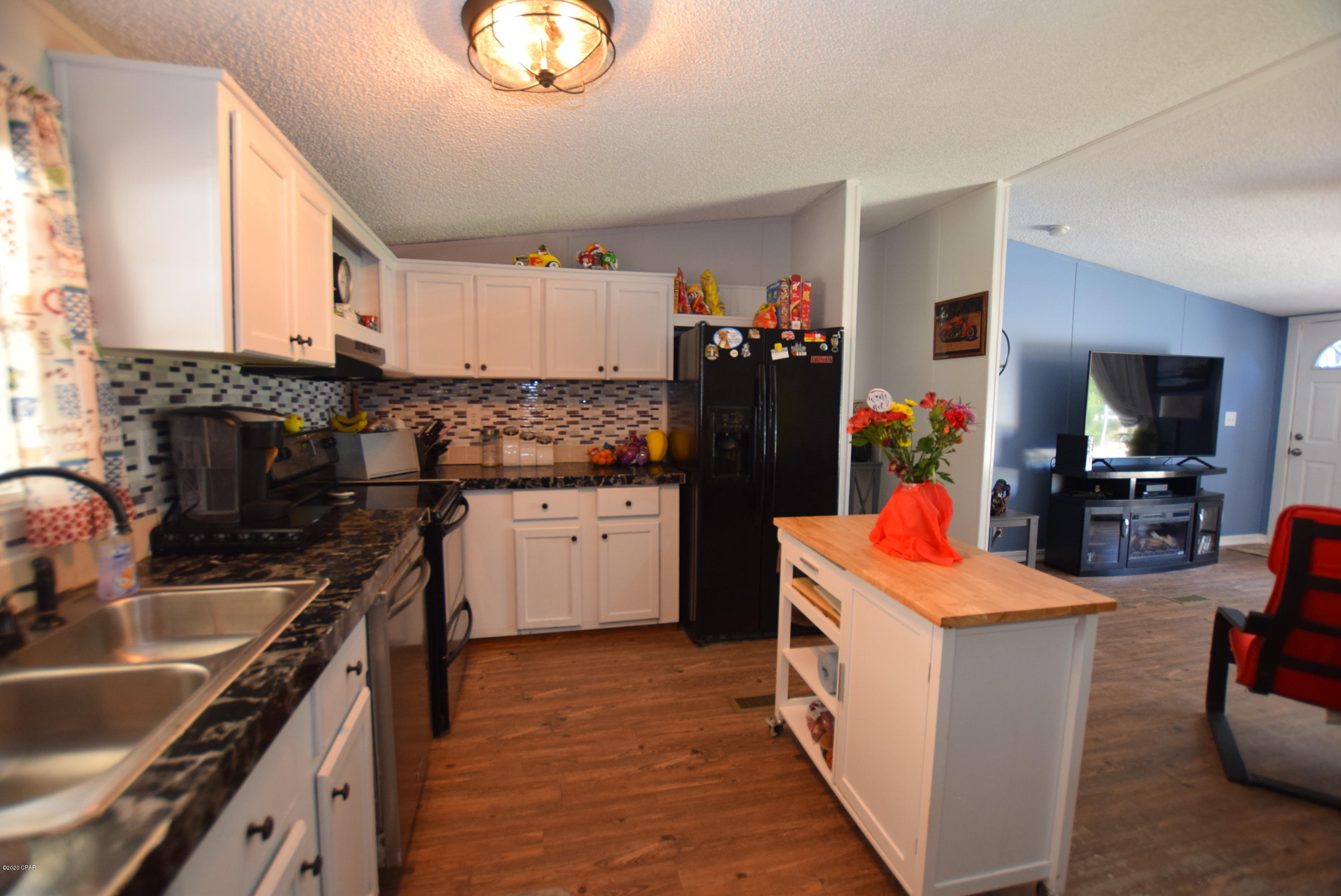 White Western Springs Unit 1 - Residential