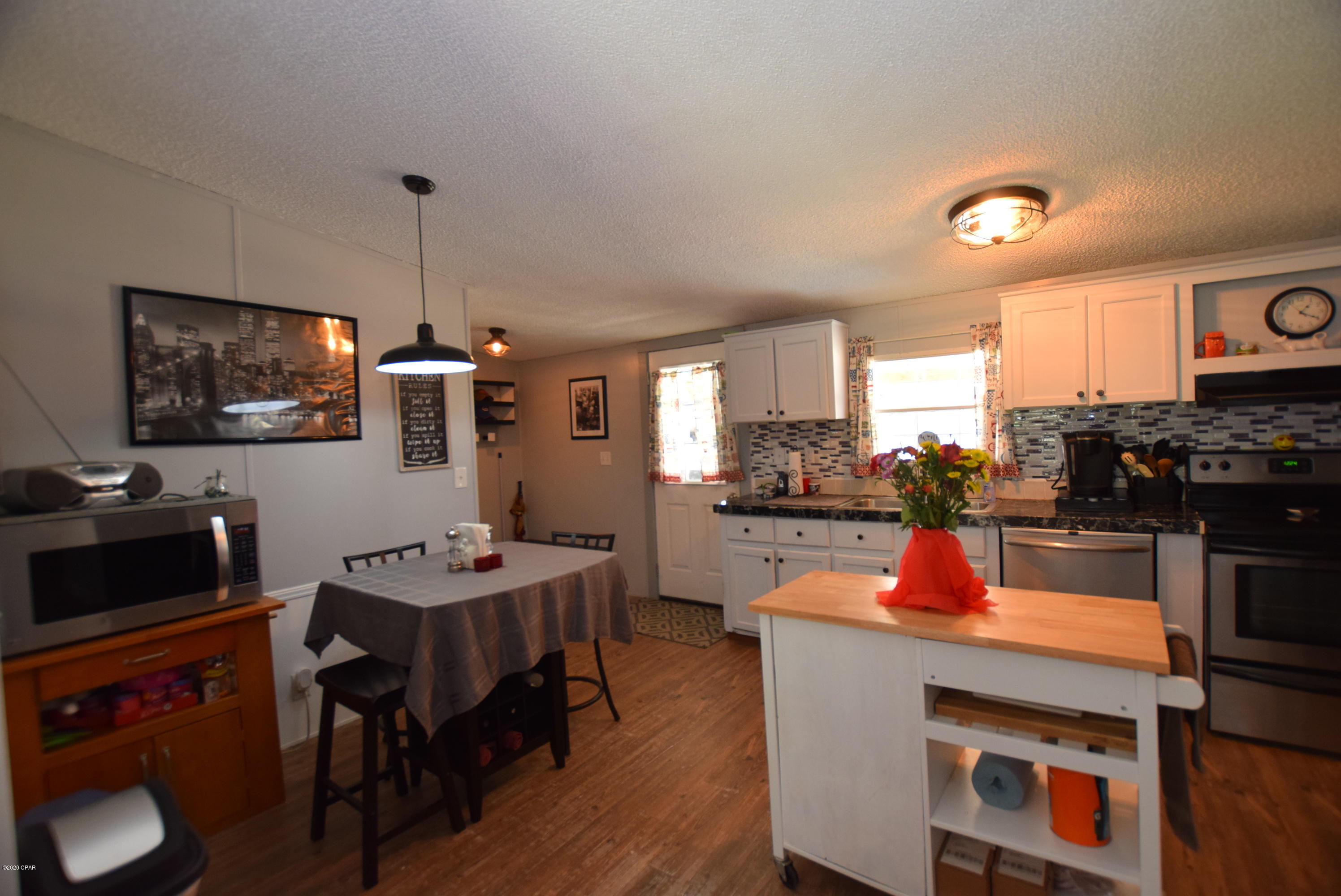 White Western Springs Unit 1 - Residential