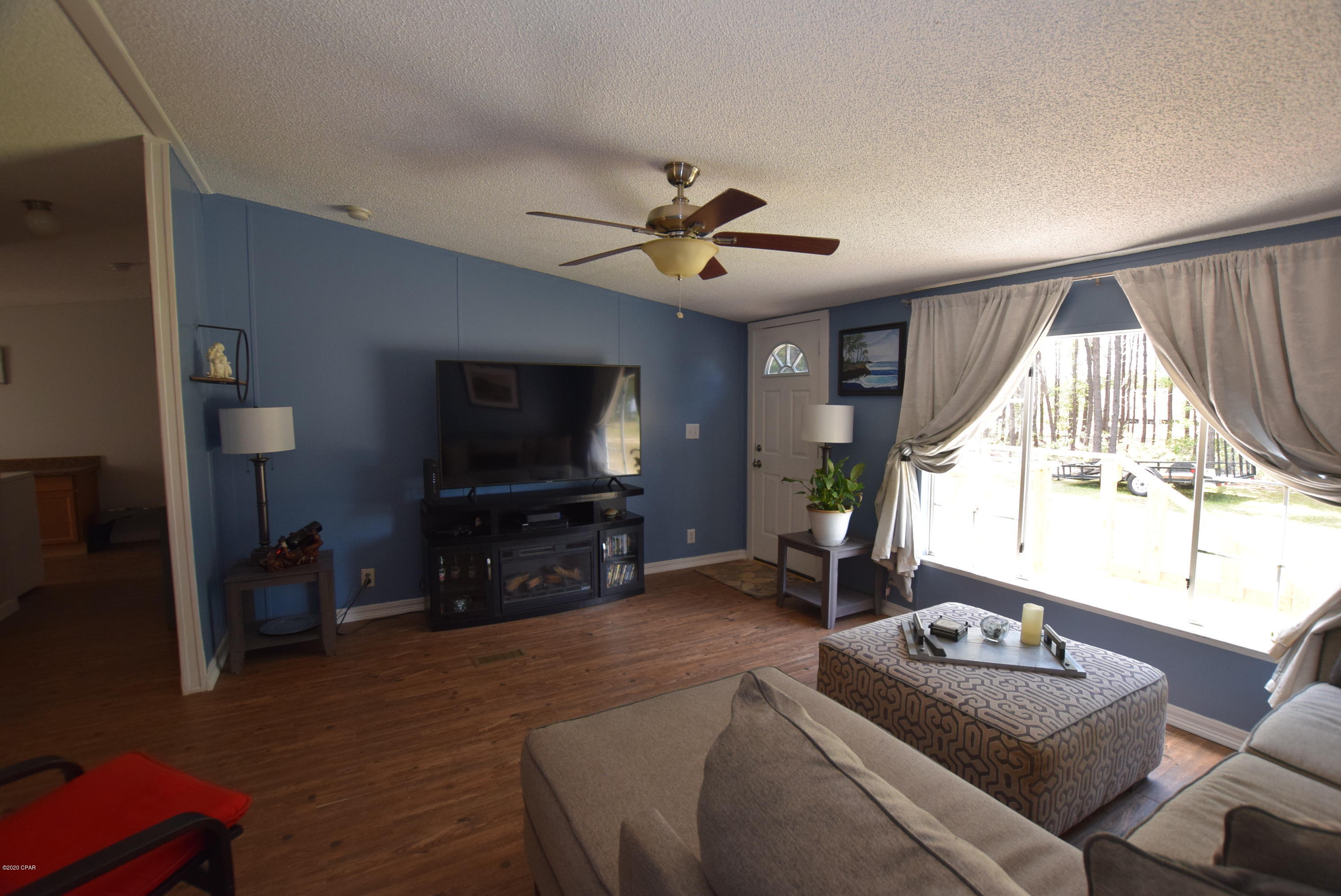 White Western Springs Unit 1 - Residential