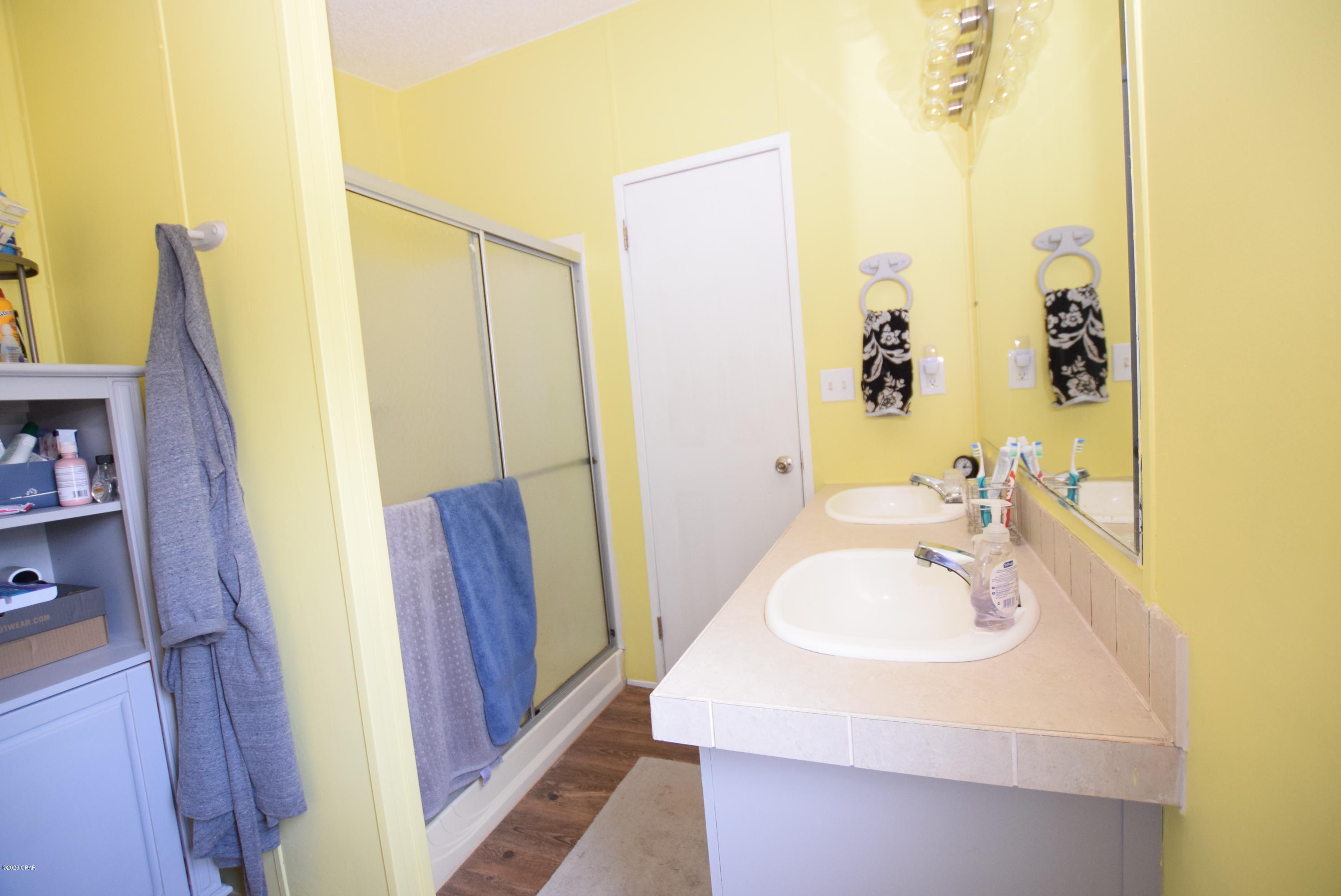 White Western Springs Unit 1 - Residential