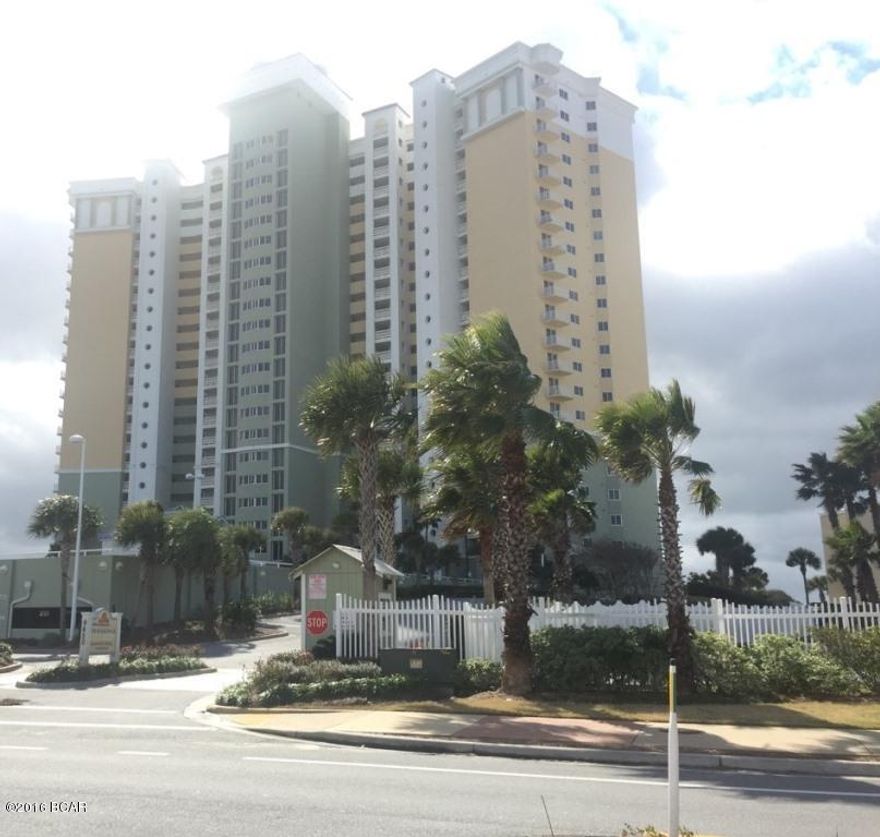 Beautiful 2 bedroom 2 bathroom condo is priced to sell. This one is ready and waiting for you to make your home. A must see.