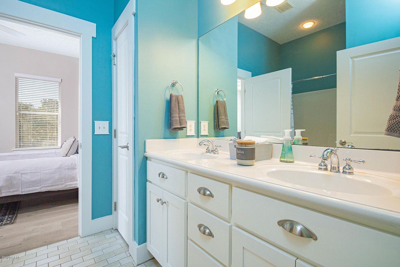 Laguna Beach Estates 7th Add - Residential