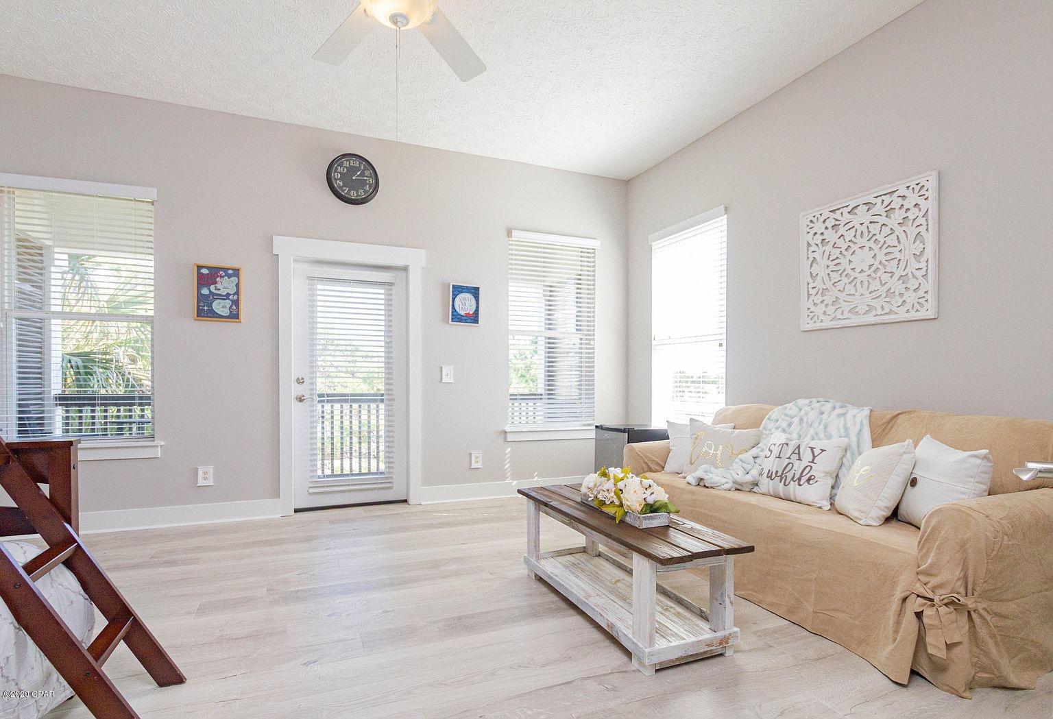 Laguna Beach Estates 7th Add - Residential