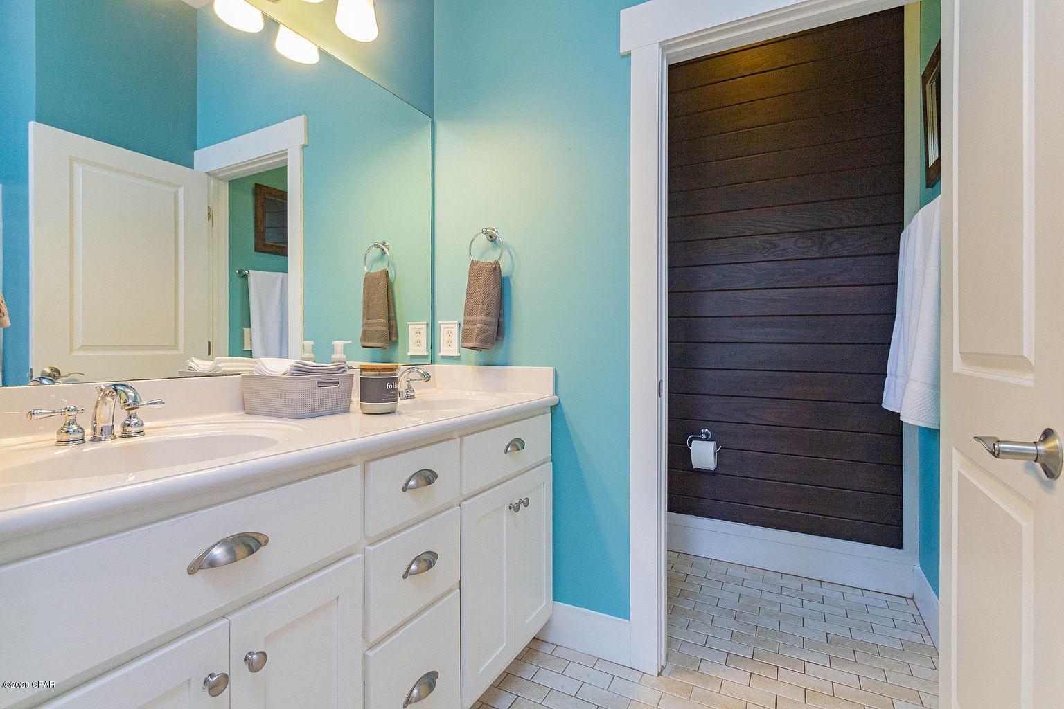 Laguna Beach Estates 7th Add - Residential