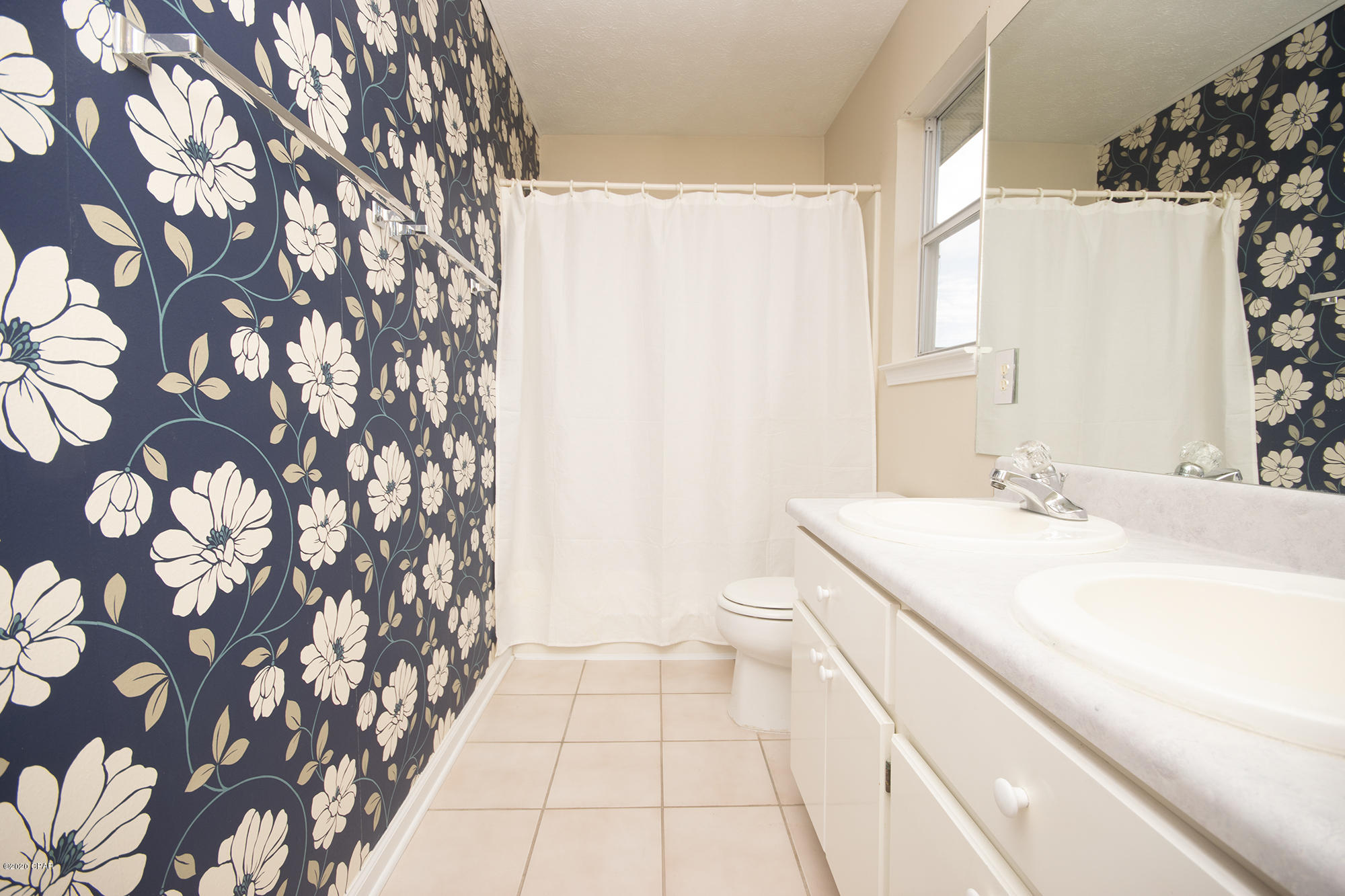 Pine Tree Place Unit 1 - Residential
