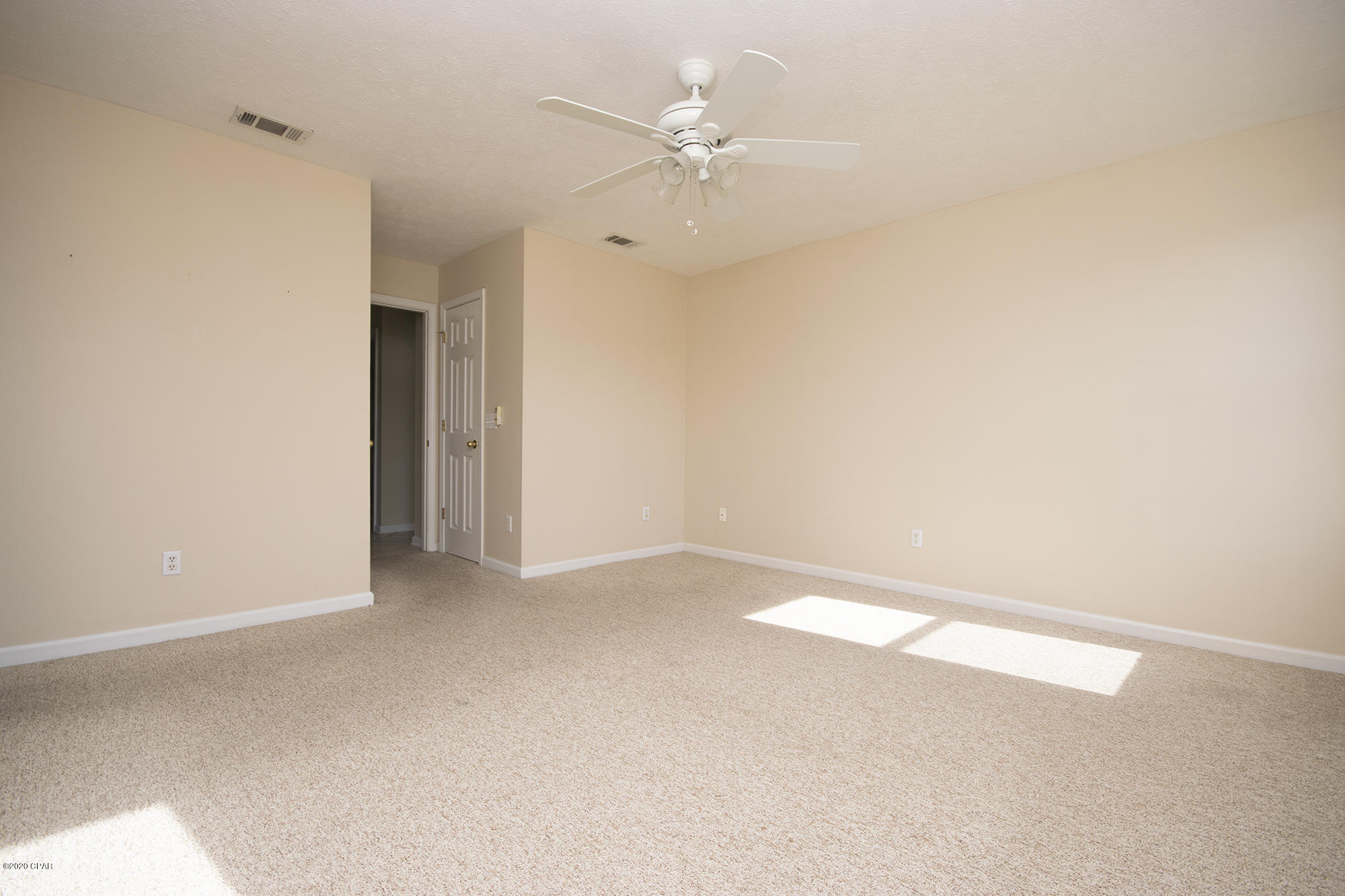 Pine Tree Place Unit 1 - Residential