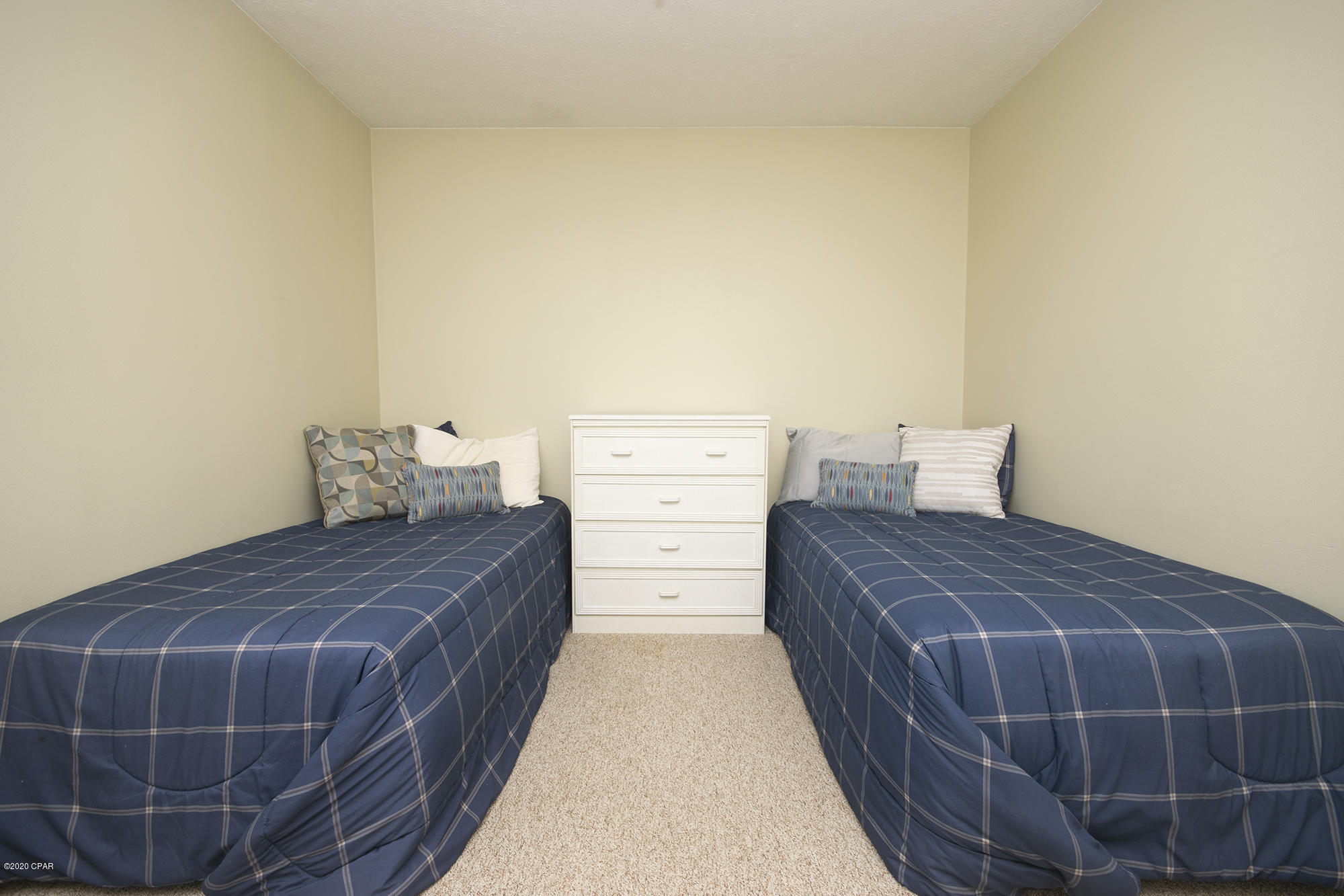Pine Tree Place Unit 1 - Residential