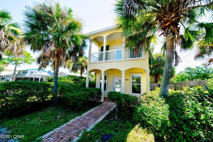 'CURRENTLY UNDER CONTRACT, SELLER ACCEPTING BACKUP OFFERS' 

AMAZING...this house has it all!!! Here is your WestEnd, 3/3, inground POOL, walk to the GULF perfect home!! Master bedrooms on both first and second floors!! The third floor has so many possibilities - office, observation room, or a place to relax after a long day..... watching the GULF!! Location is IDEAL, close to shopping, Destin - best of all - Thomas Donuts!! Call your favorite Realtor to see this one today!! Measurements to be verified by buyers.  NO SHORT TERM RENTALS