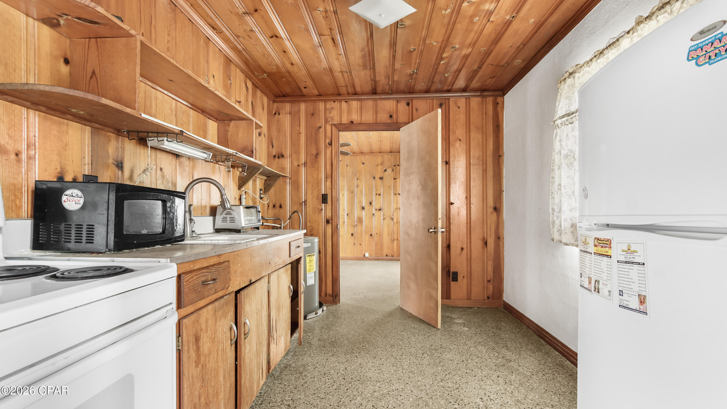 Hutchison's 1st To Bahama Bch - Residential