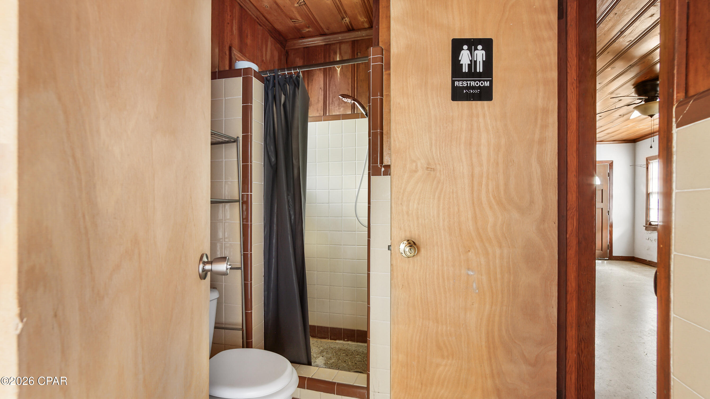 Hutchison's 1st To Bahama Bch - Residential