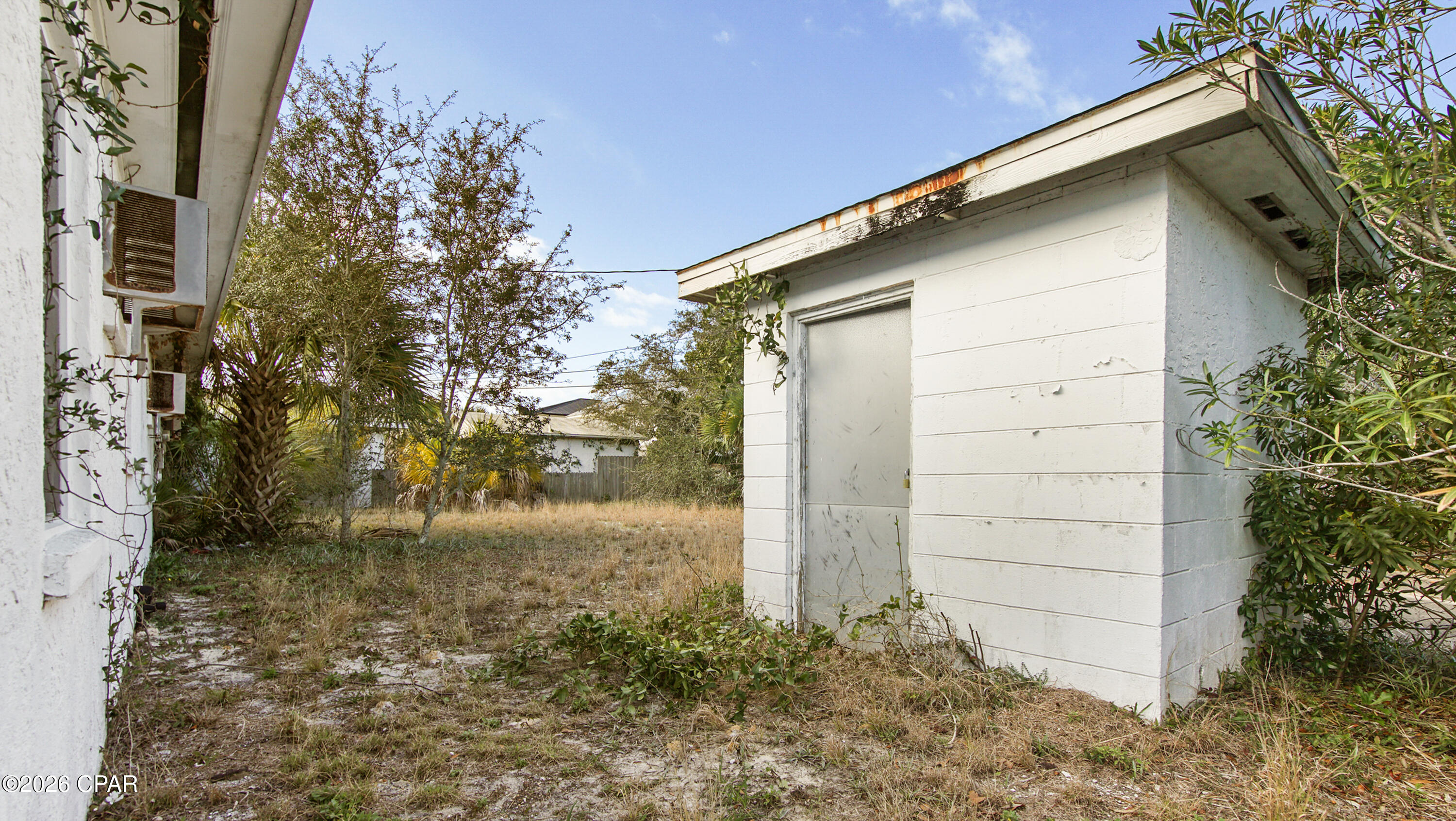 Hutchison's 1st To Bahama Bch - Residential