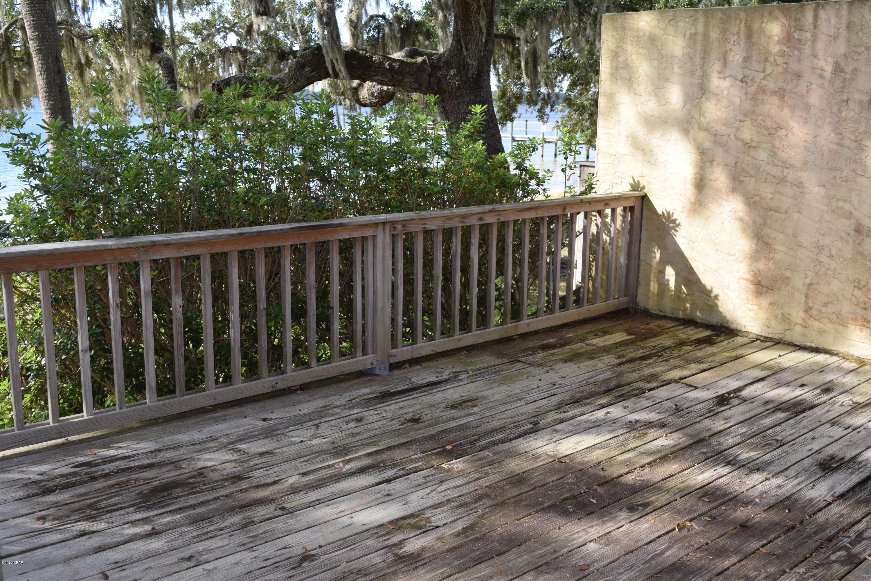 Bay Oaks Townhouses - Residential