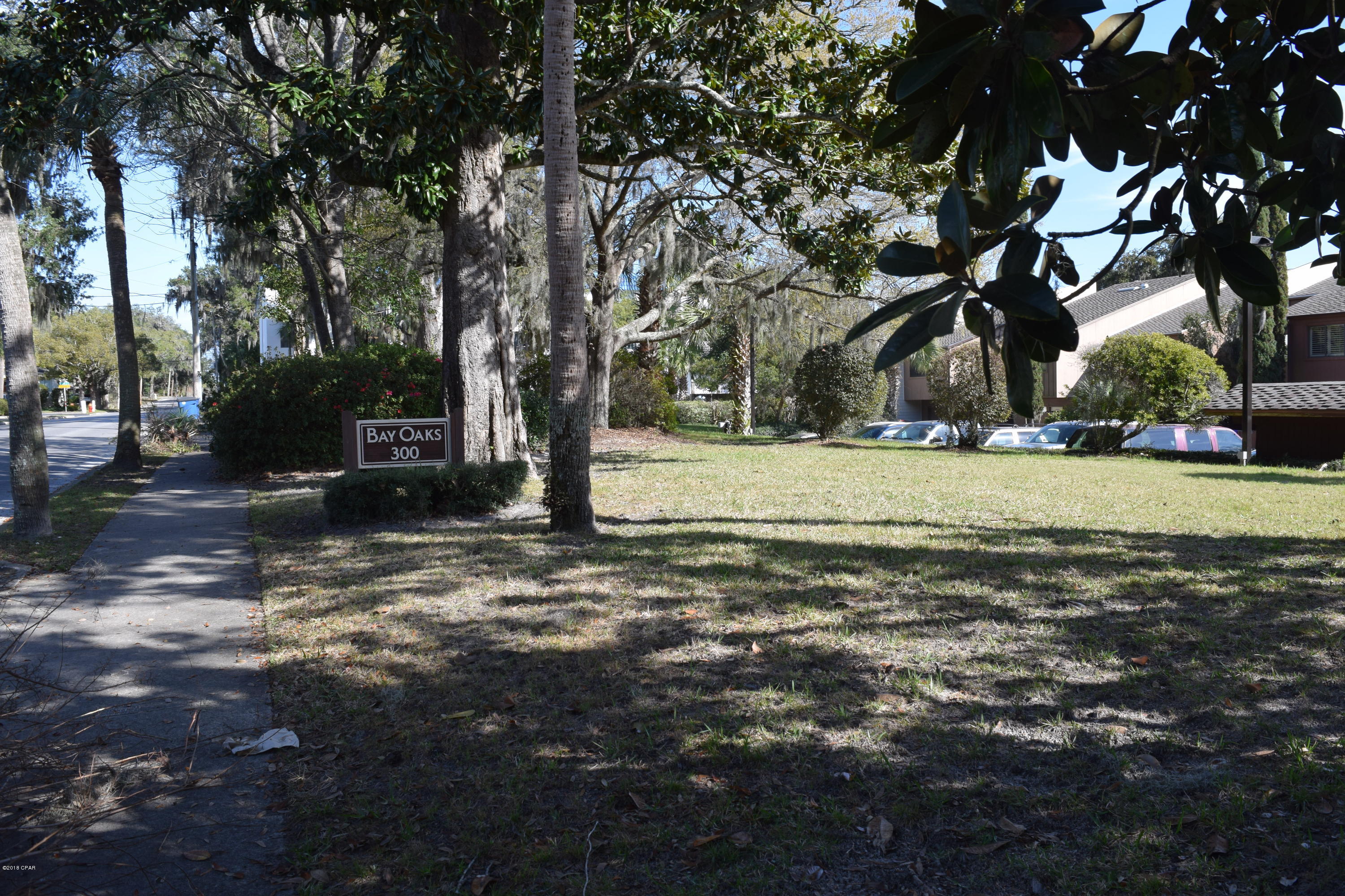 Bay Oaks Townhouses - Residential