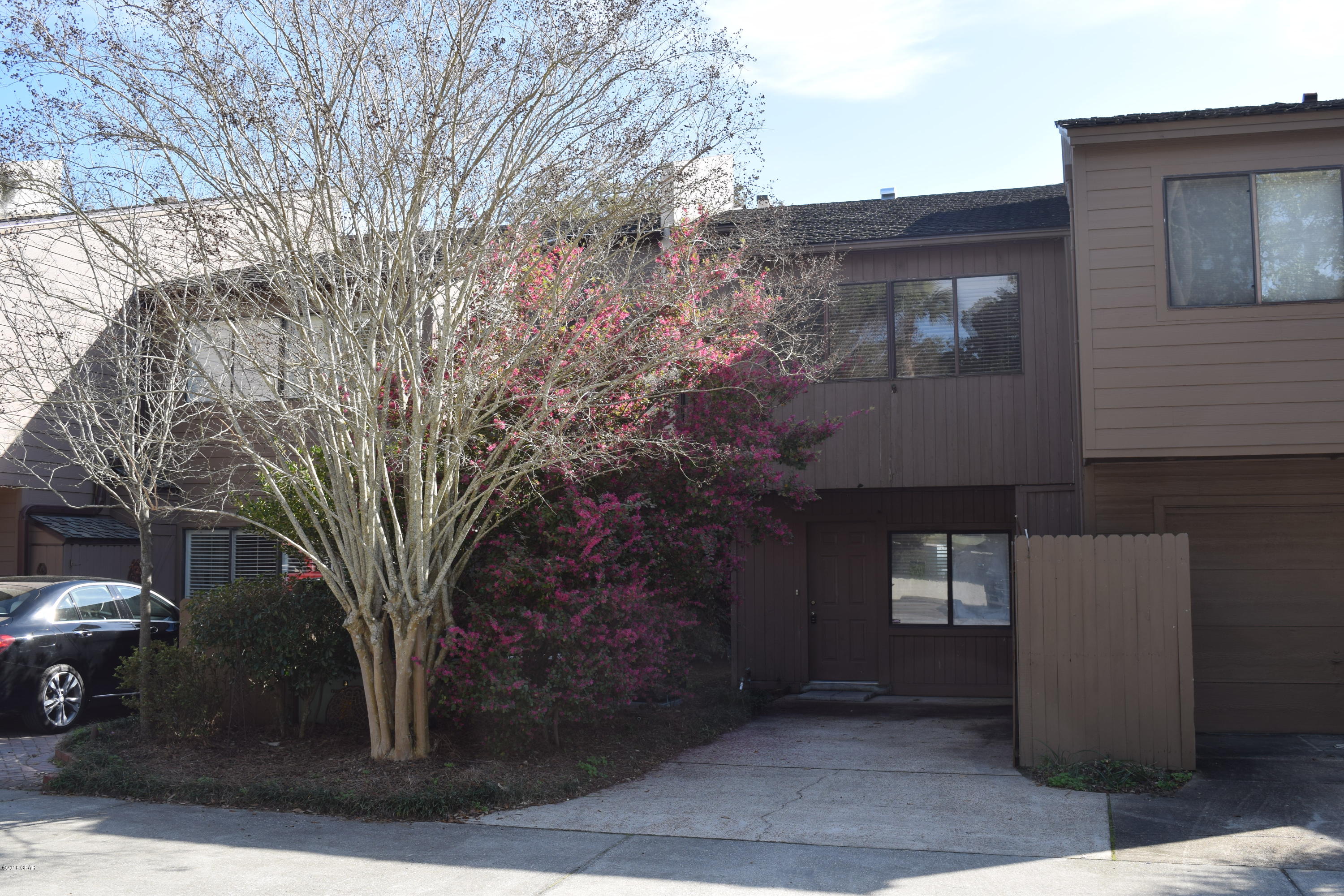 Bay Oaks Townhouses - Residential