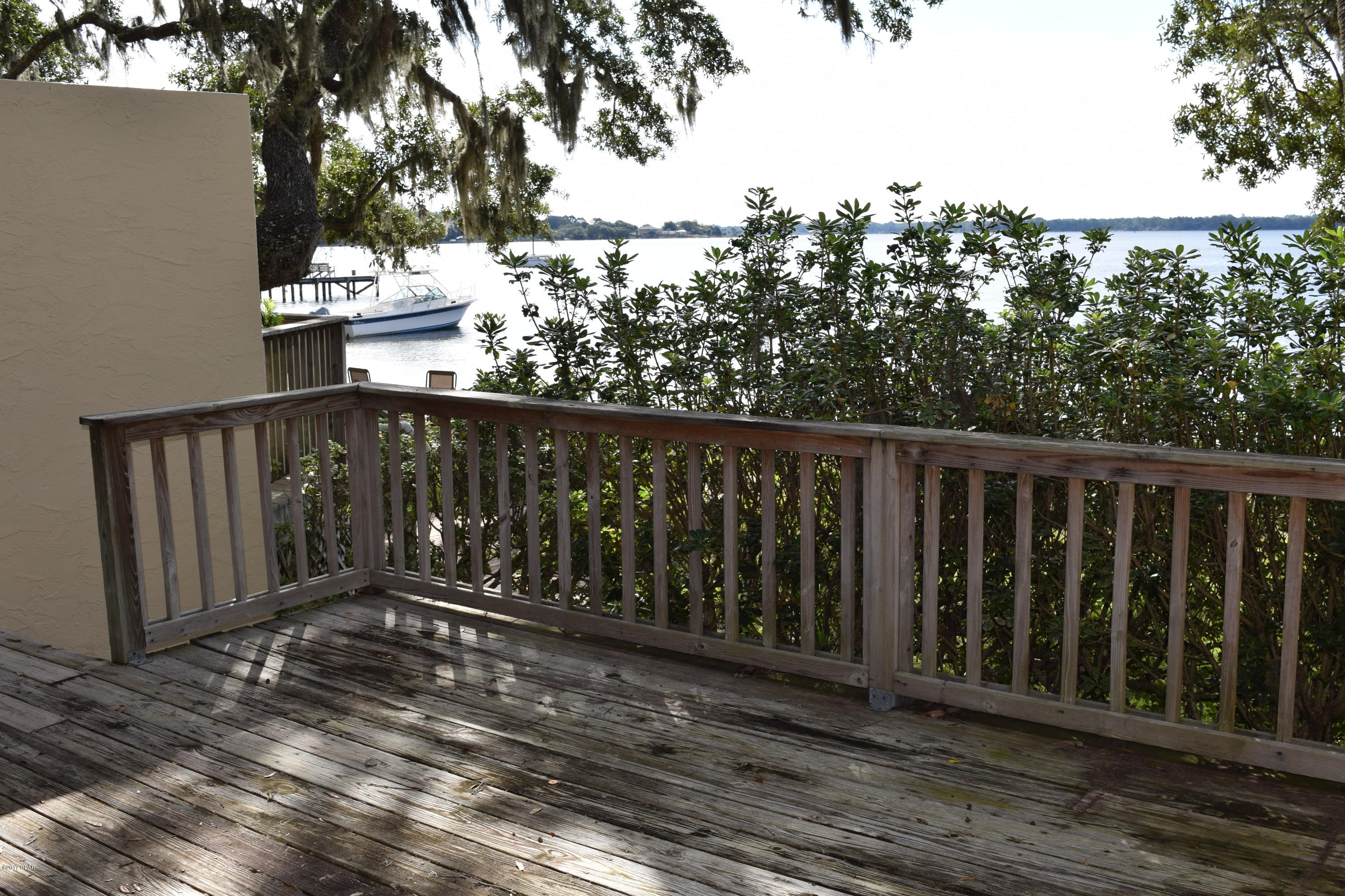 Bay Oaks Townhouses - Residential