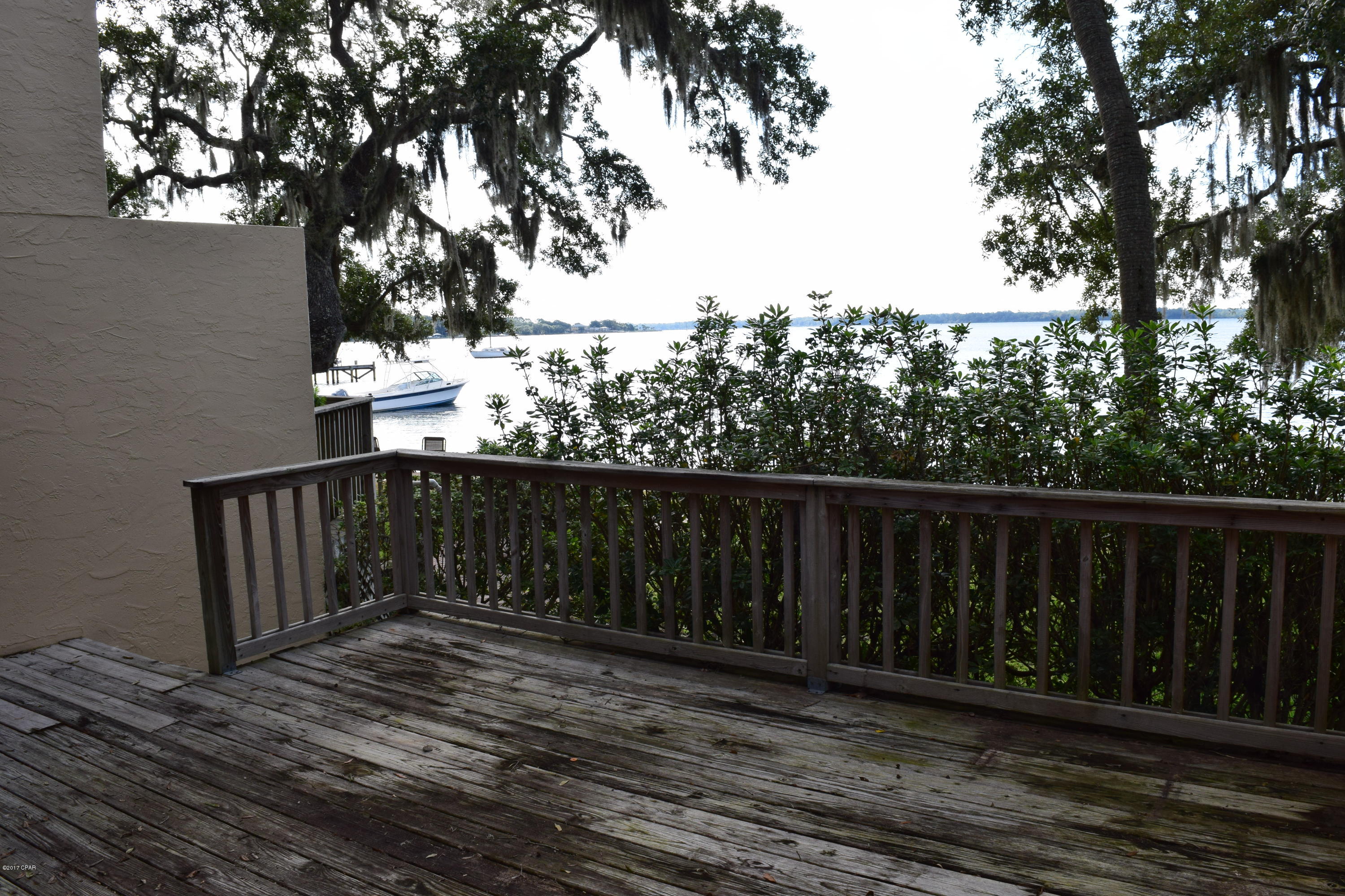 Bay Oaks Townhouses - Residential