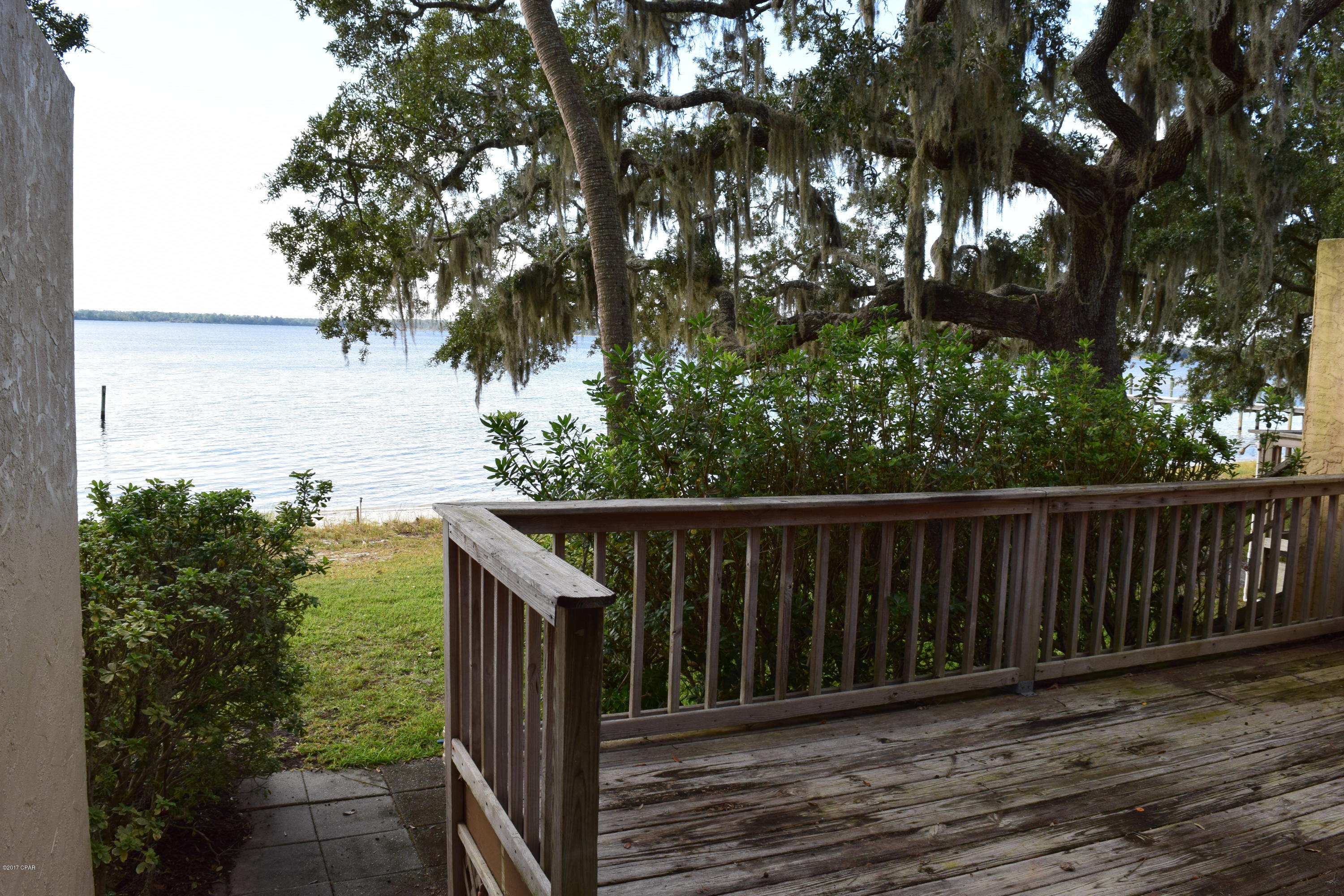 Bay Oaks Townhouses - Residential