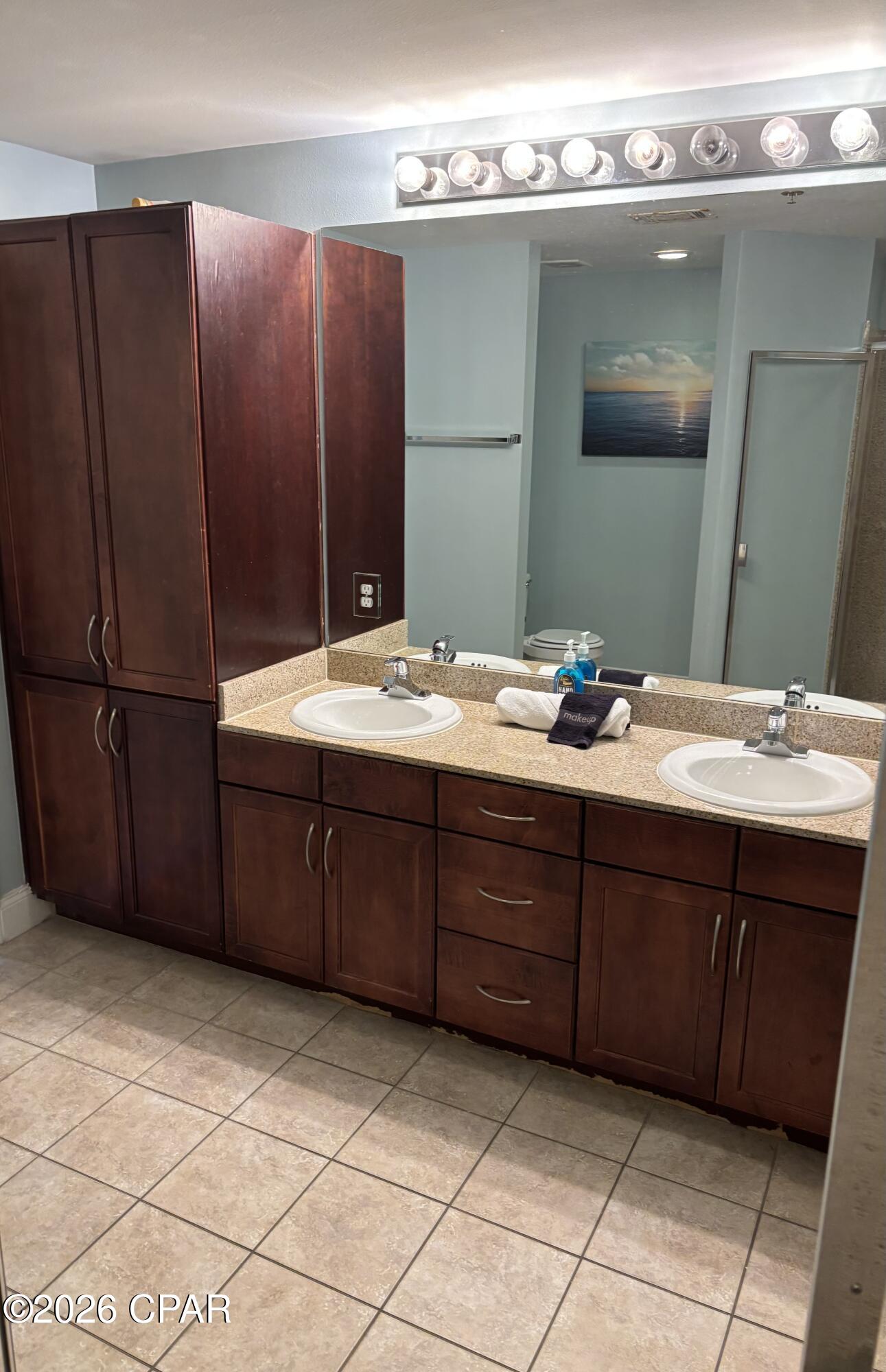 Laketown Wharf - Residential