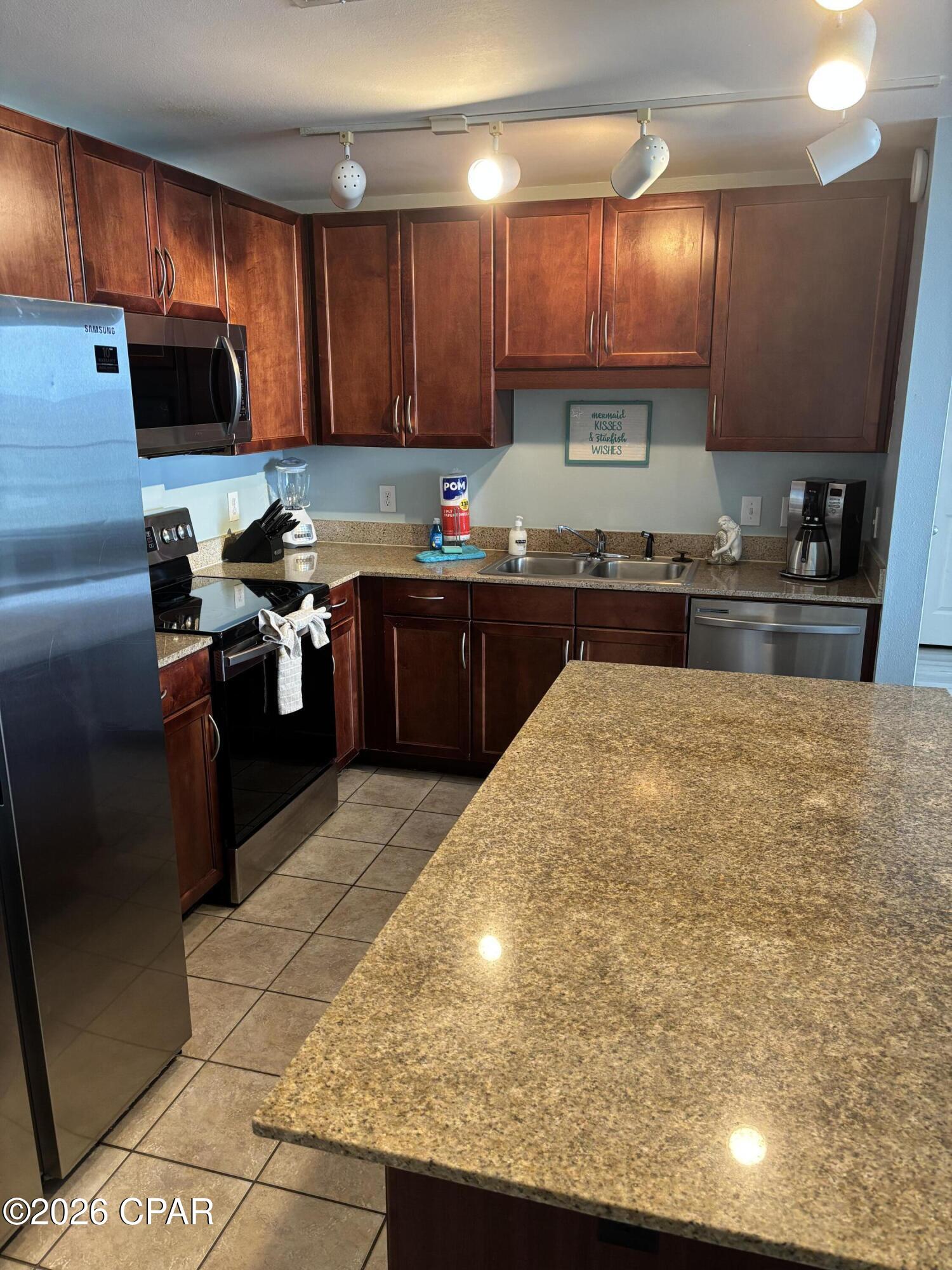 Laketown Wharf - Residential