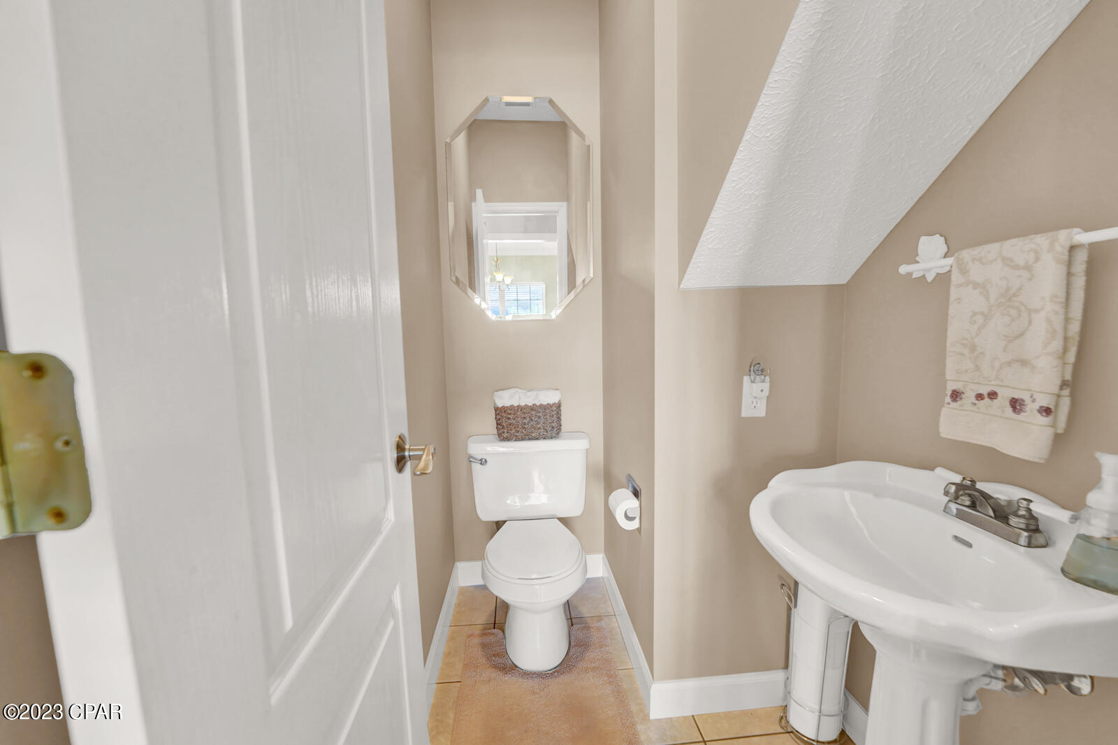 Colony Club - Residential