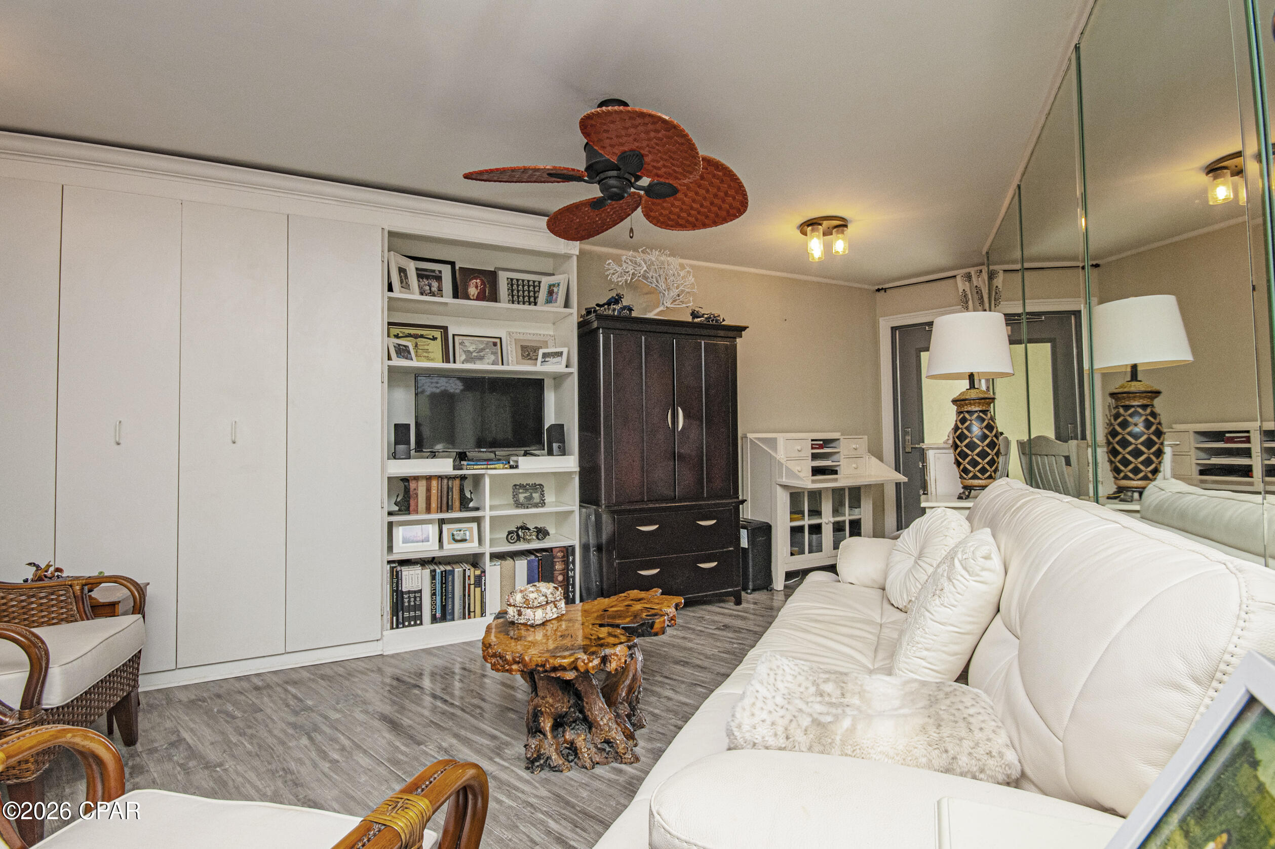 The Commodore - Residential