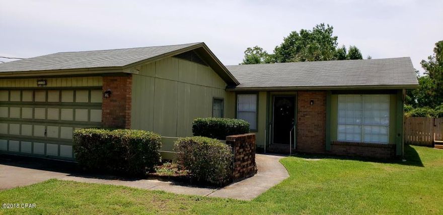 Great house, like new inside, pool.  Rent includes lawn care and pool care.  Utilities to tenant.  Pets considered.  Must clear background on all tenants and all pets, no pets preferred and absolutely no smokers.  Clean home with two car garage and pool.  Must see.