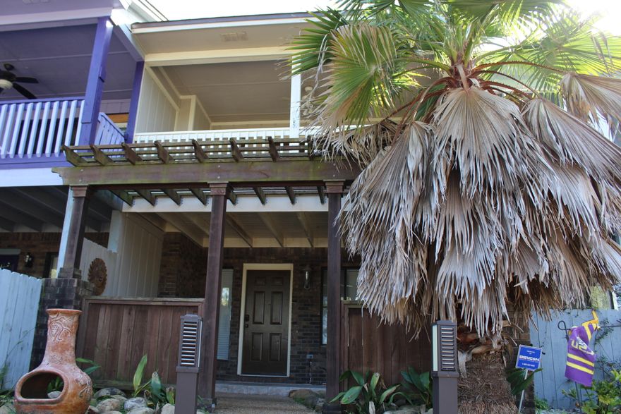 South Lagoon Townhome with Living/dining room, kitchen and half bath upstairs, 2 bedrooms downstairs. Quiet neighborhood. Backyard is privacy fenced, balcony just off the living room and also features a real wood burning fireplace. Tenant pays all utilities, pets allowed as well! Come visit today!