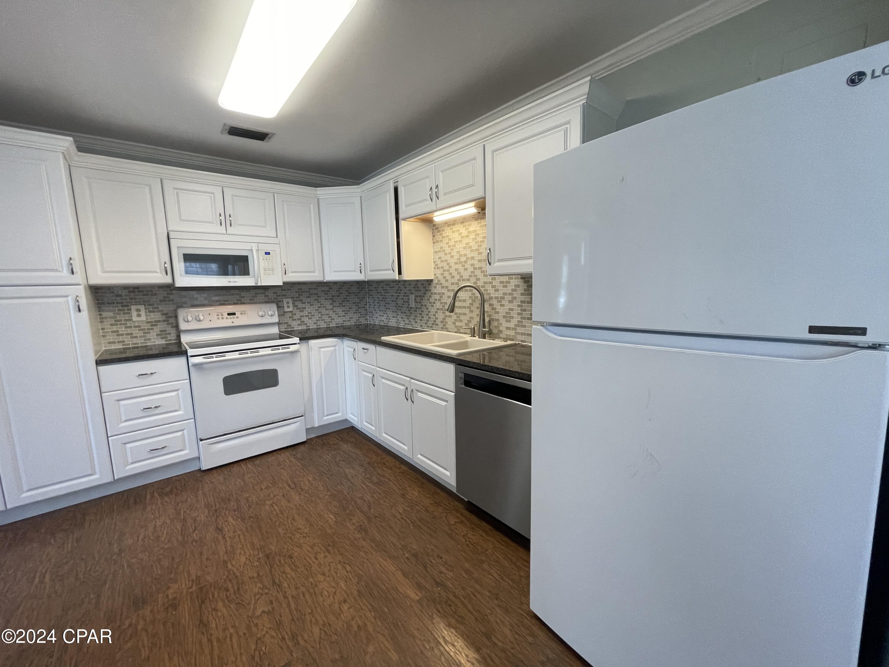 Long Point Park 1st Add - Residential