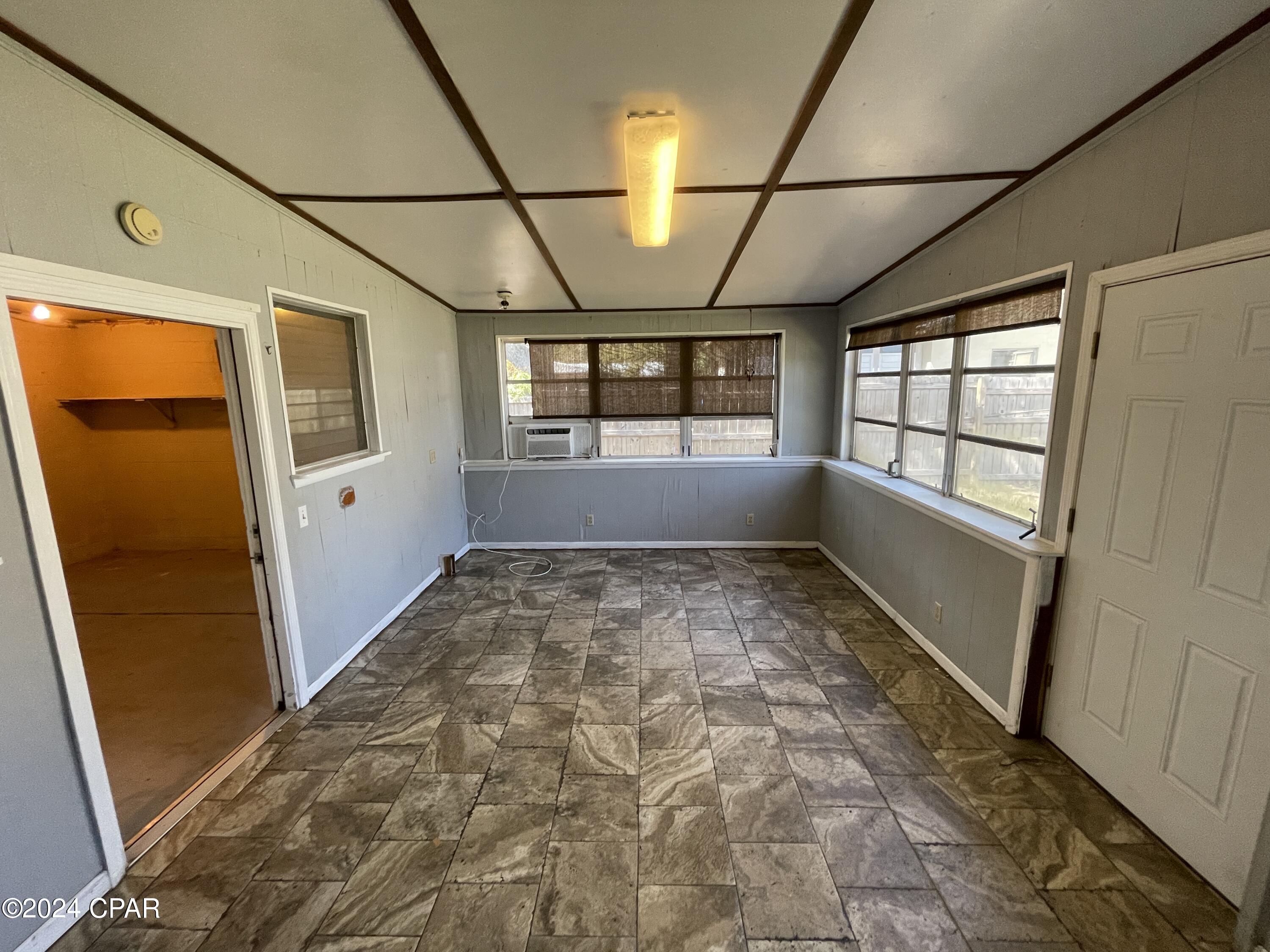 Long Point Park 1st Add - Residential