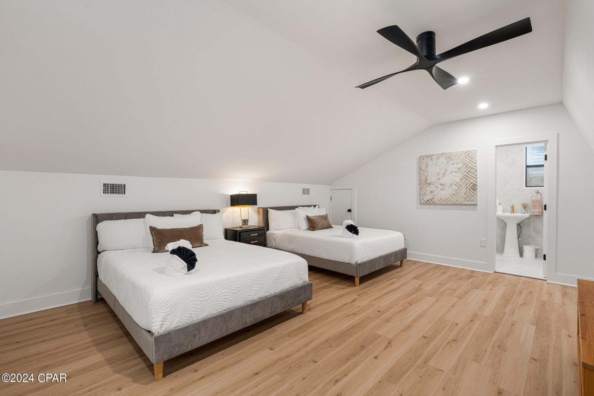 Bay Point Harbour Villas - Residential