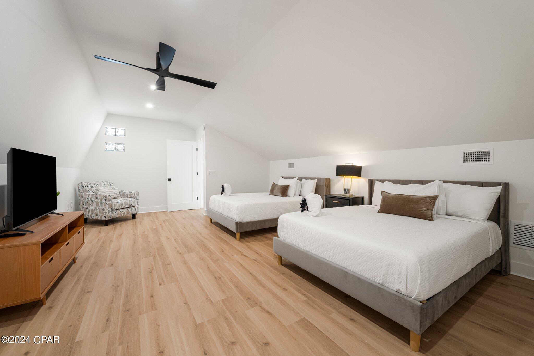 Bay Point Harbour Villas - Residential