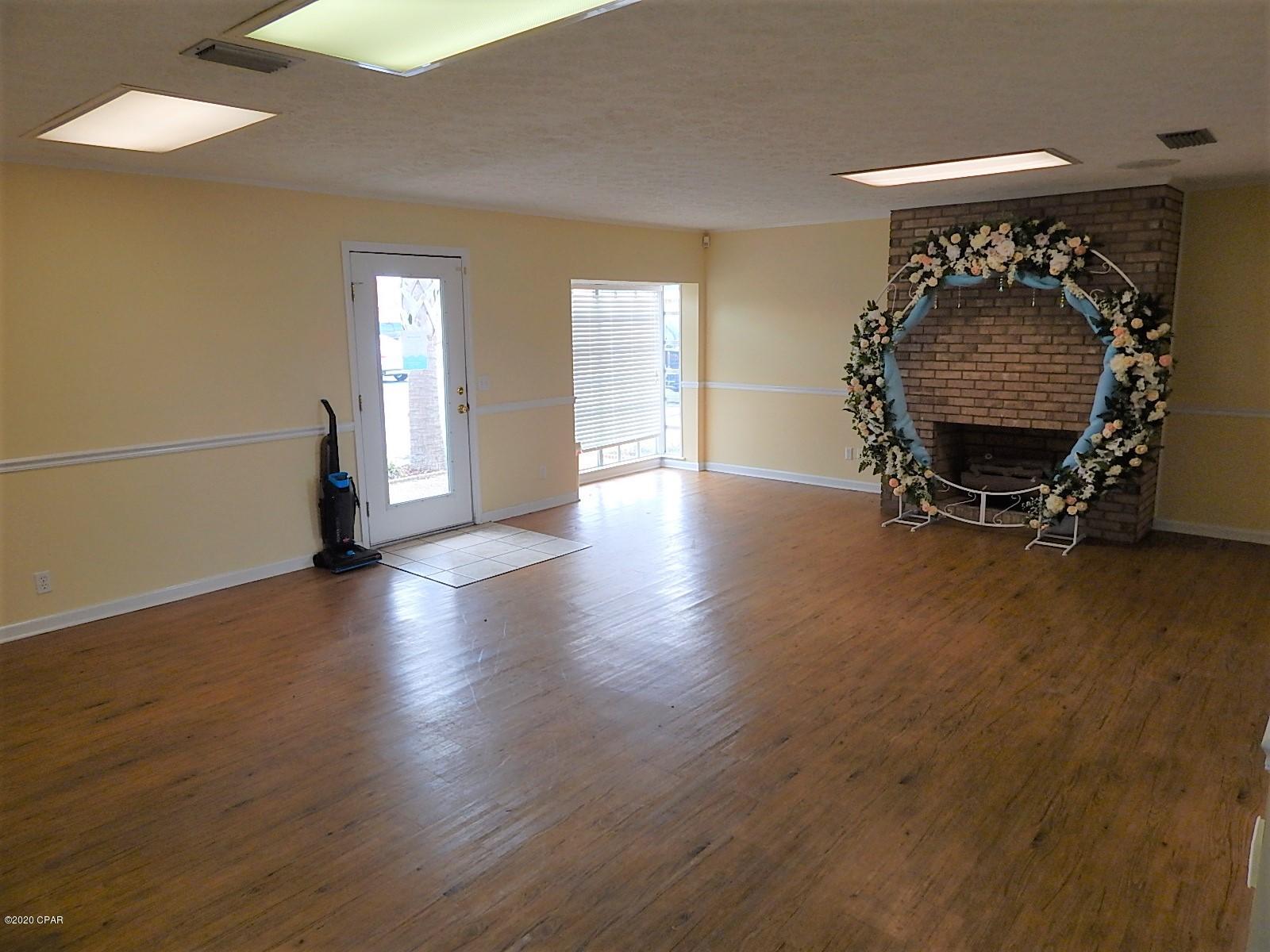 [No Recorded Subdiv] - Commercial Lease