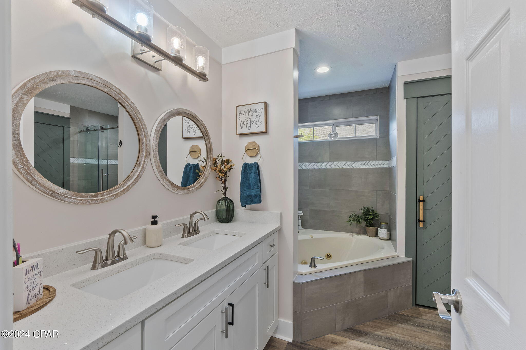 Country Club Harbour Estates - Residential