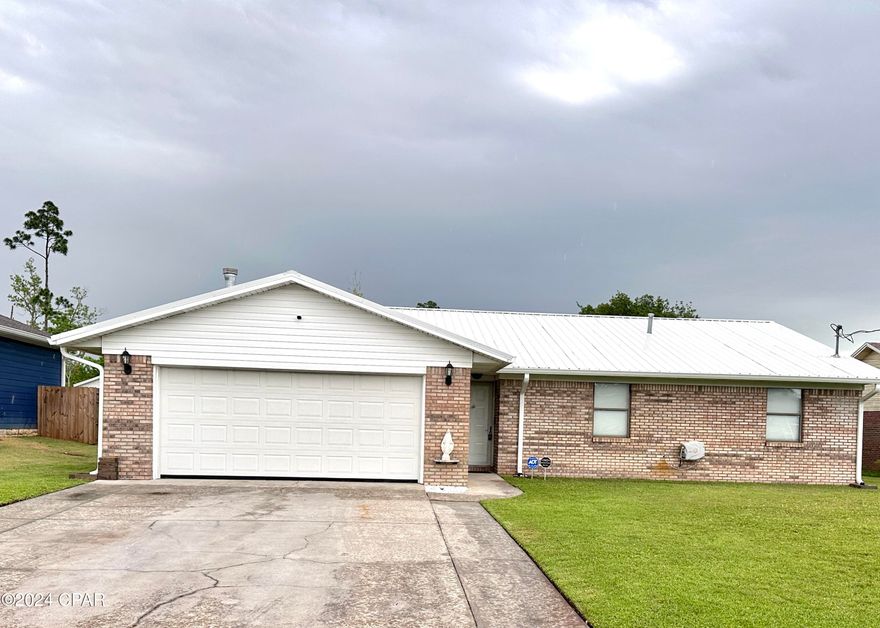 3 bedroom, 2 bath- Convenient to Tyndall. Less than a block to the Bay.