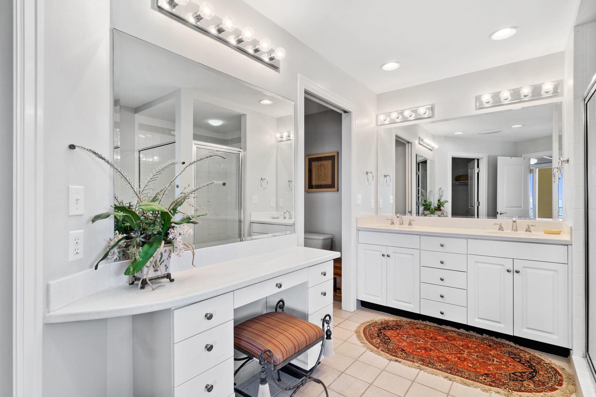 En Soleil Condo - Residential