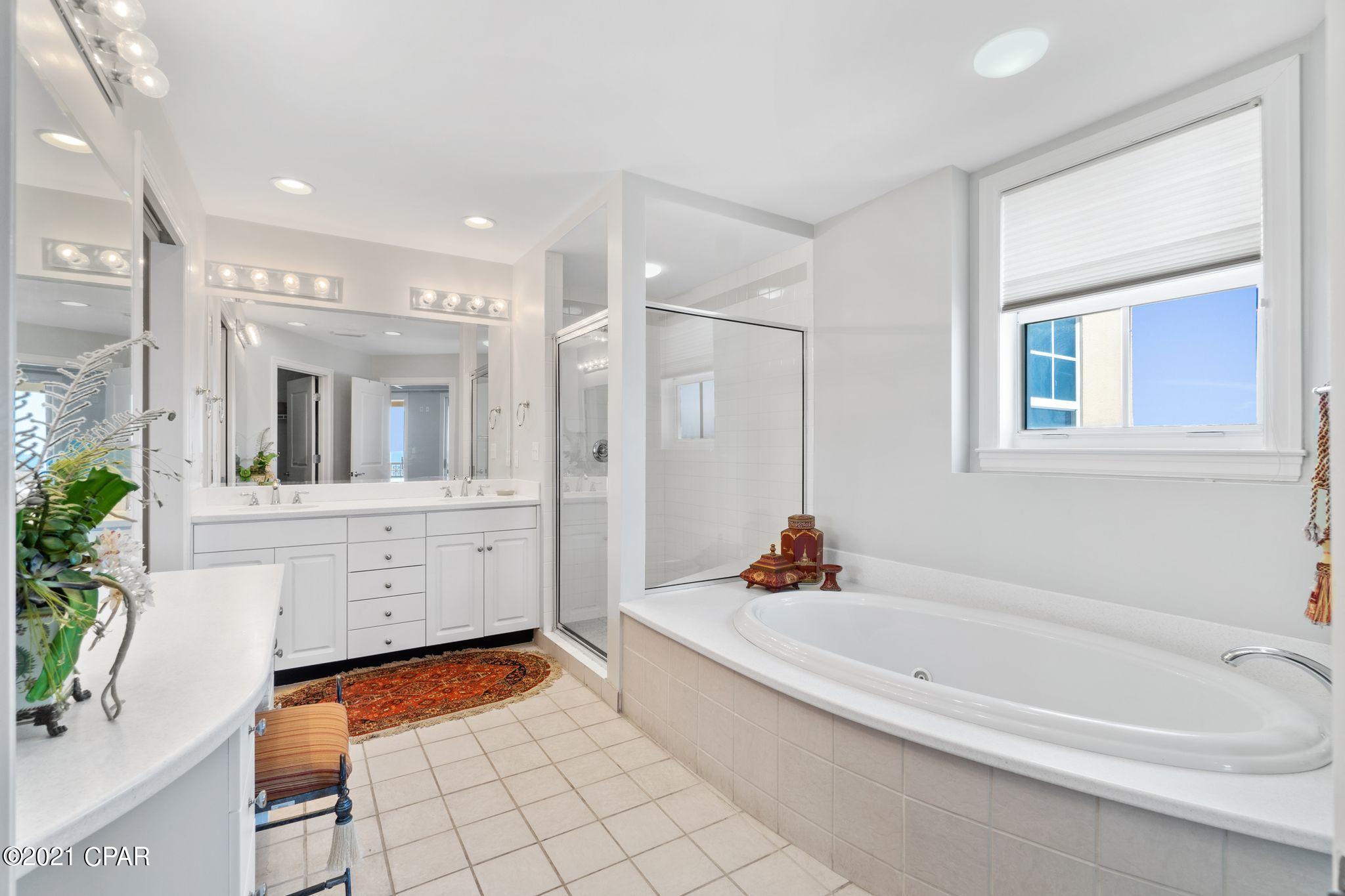 En Soleil Condo - Residential