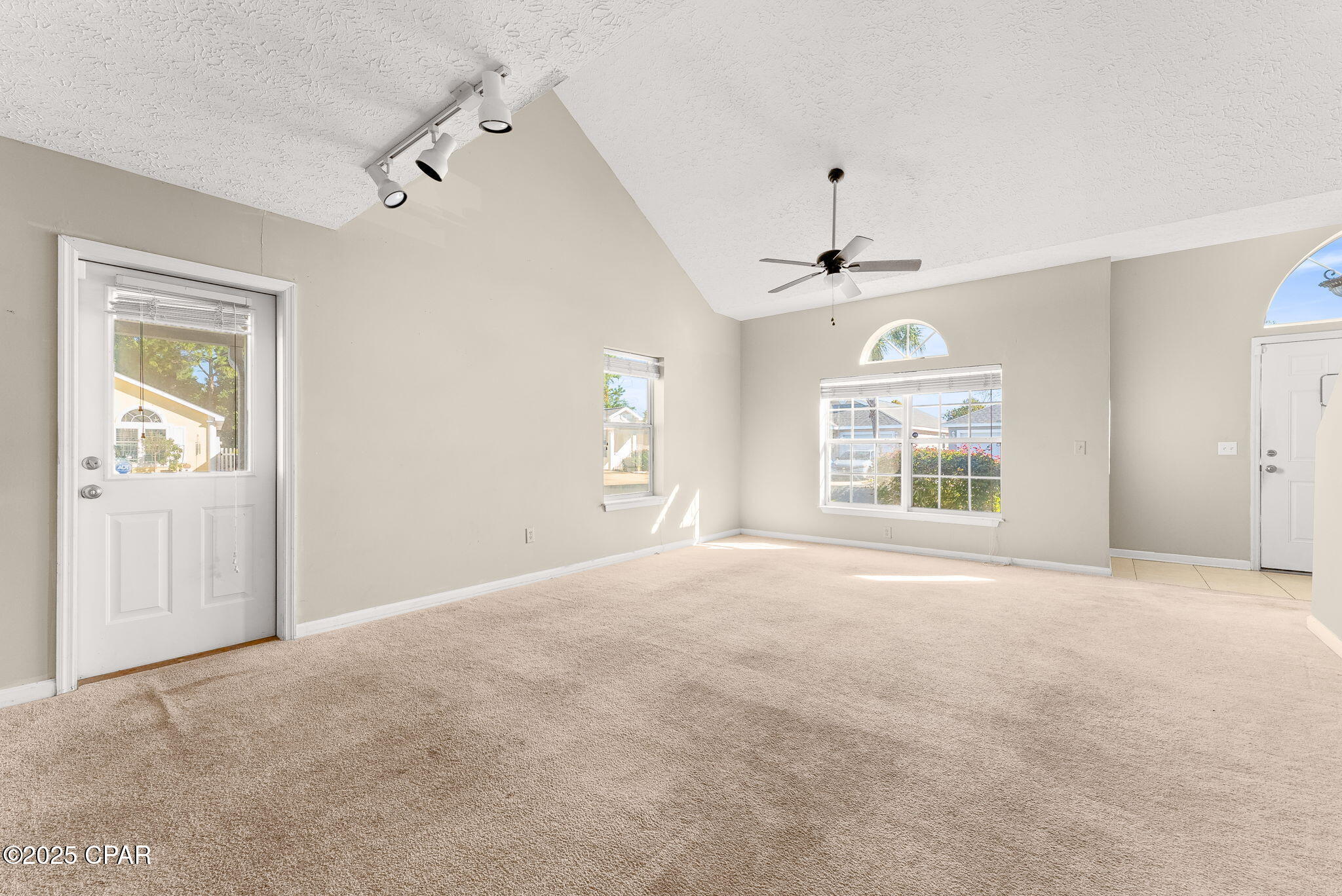 Palm Cove - Residential Lease