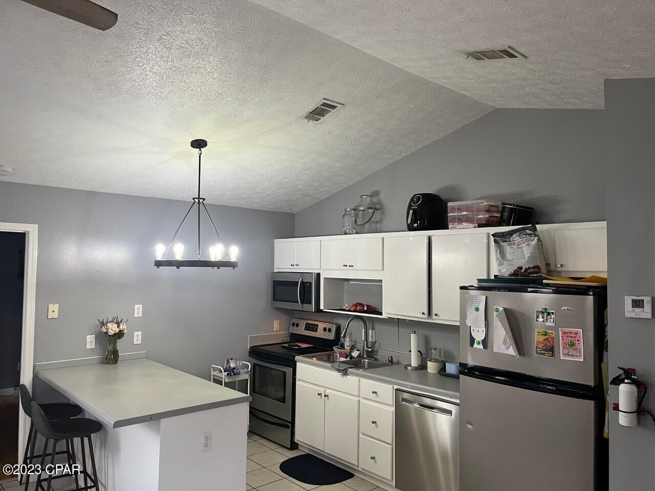 [No Recorded Subdiv] - Residential Lease