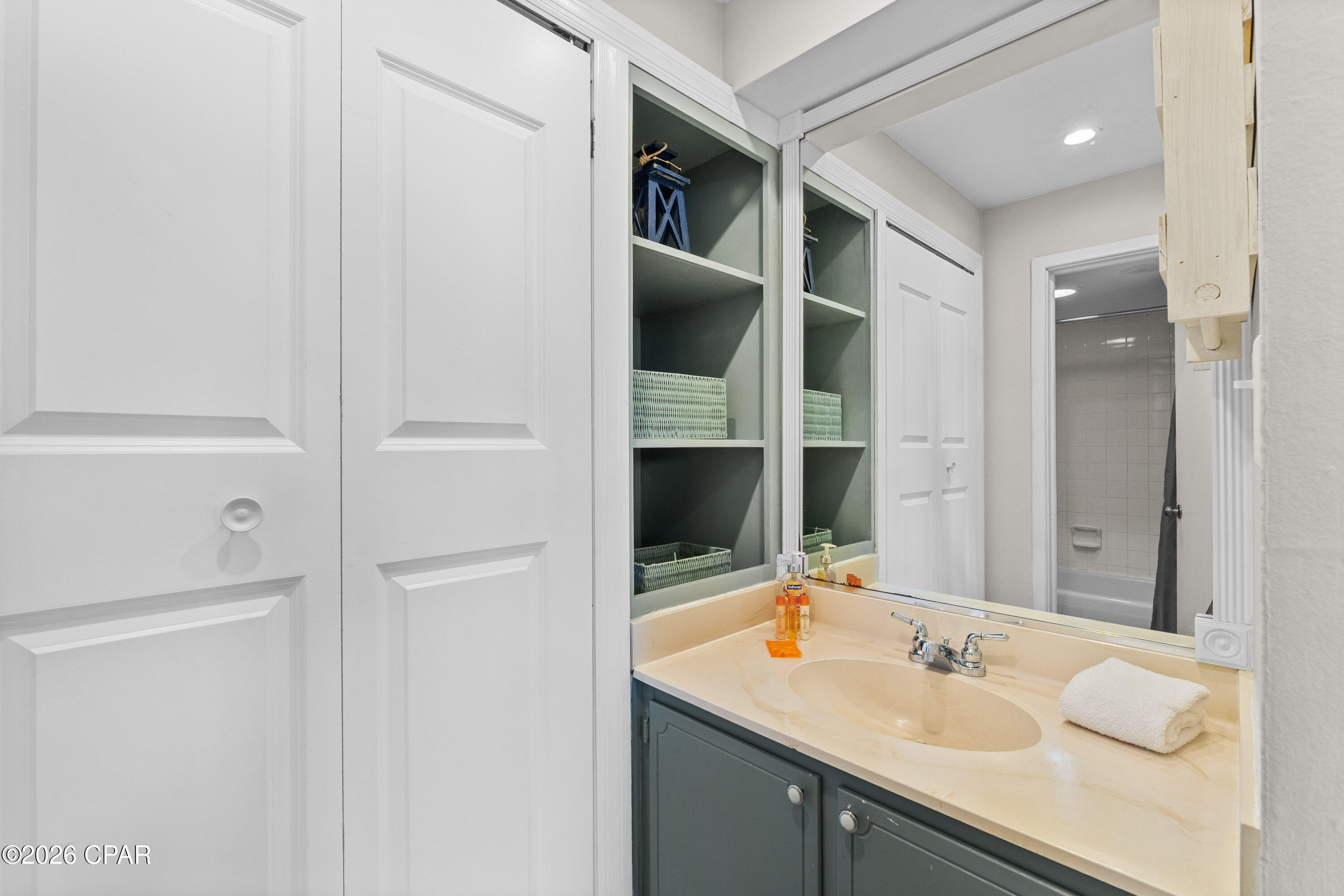 Fontainebleau Terrace - Residential