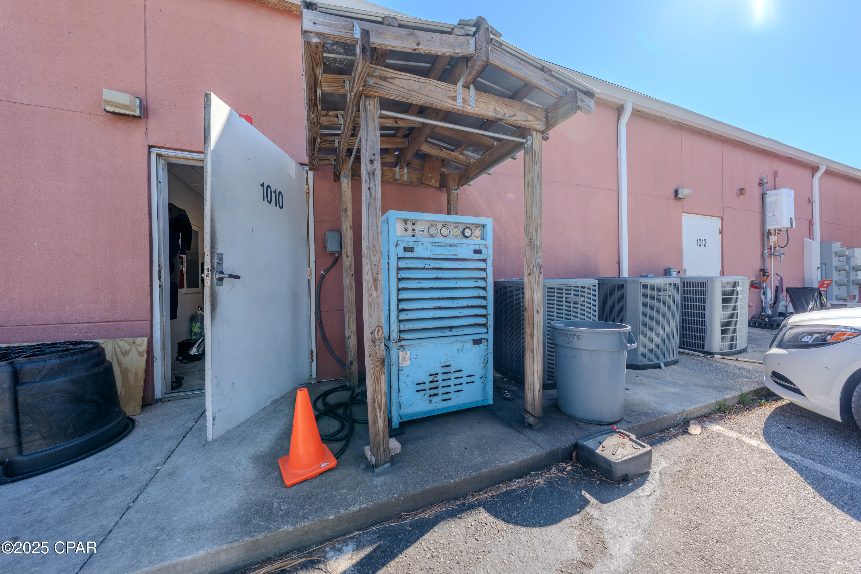 [No Recorded Subdiv] - Commercial Sale