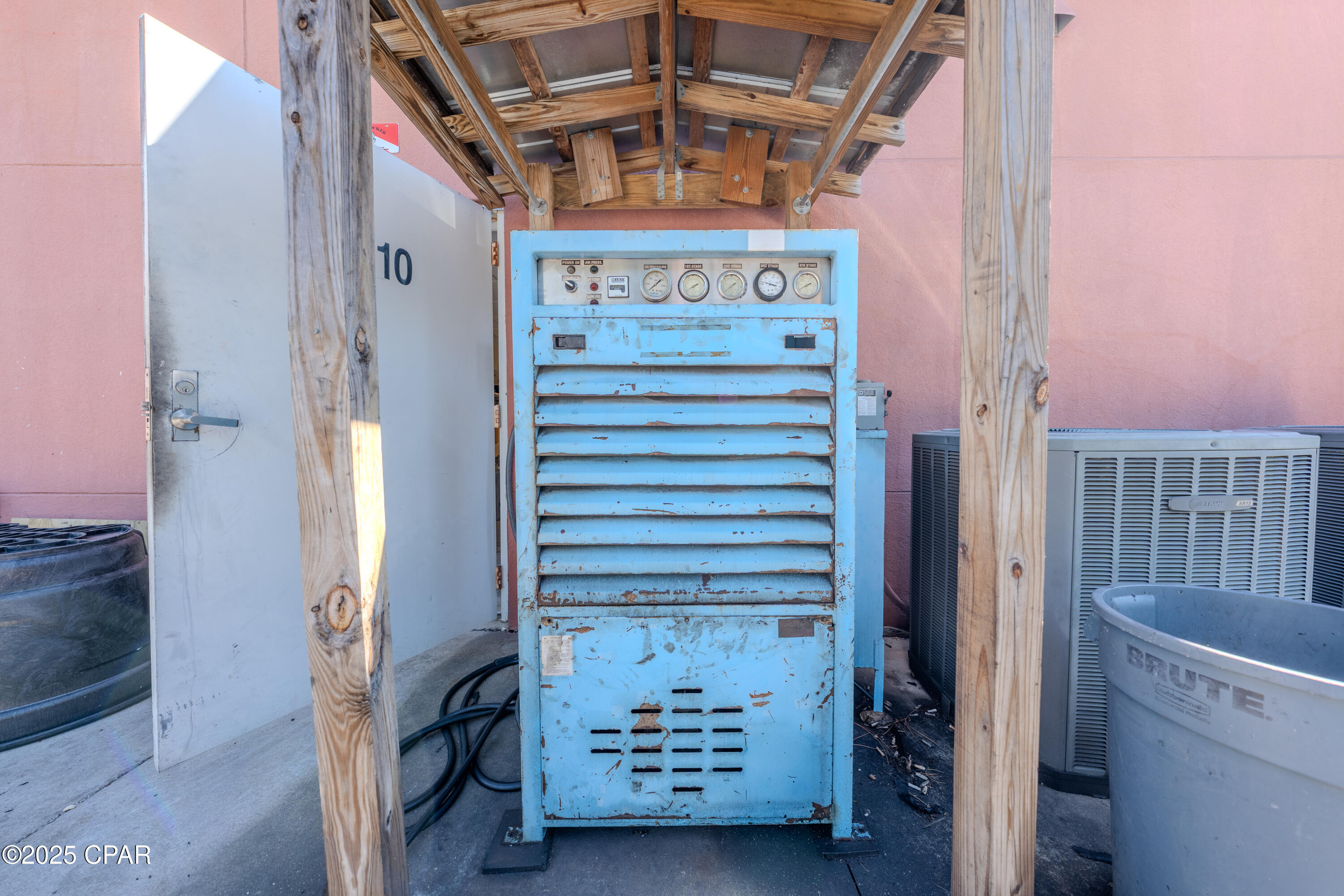 [No Recorded Subdiv] - Commercial Sale