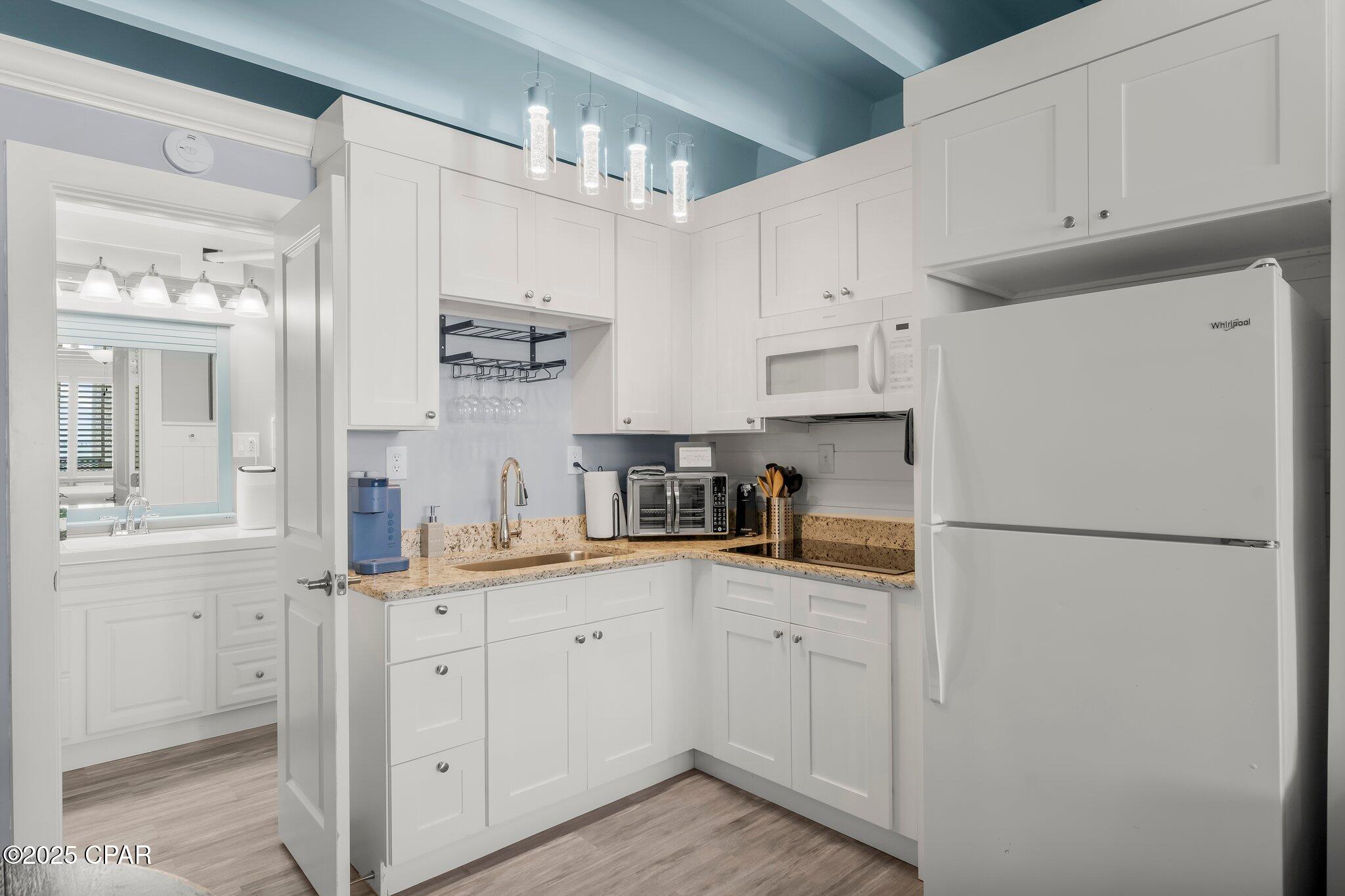 Fontainebleau Terrace - Residential